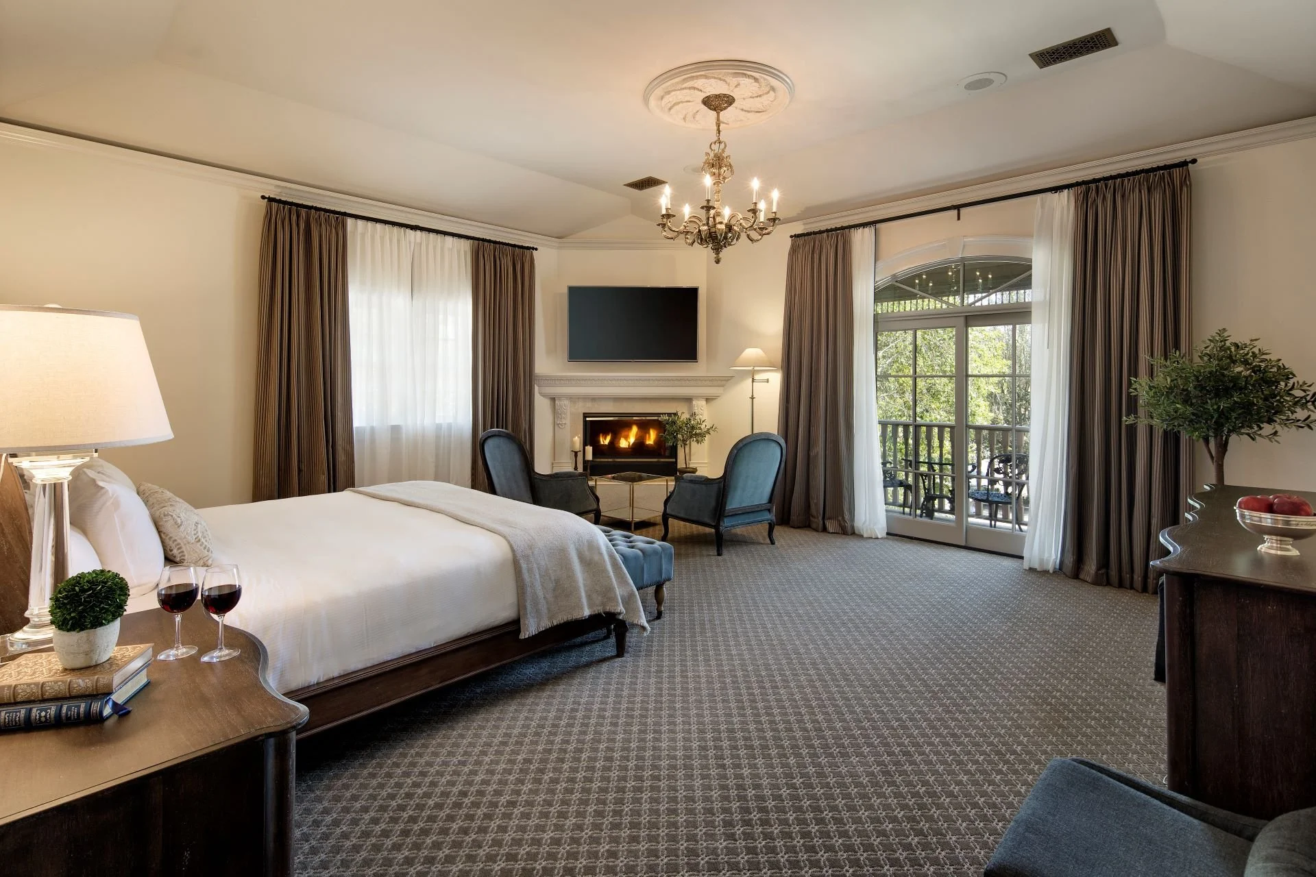 Room 216 (resize).jpg