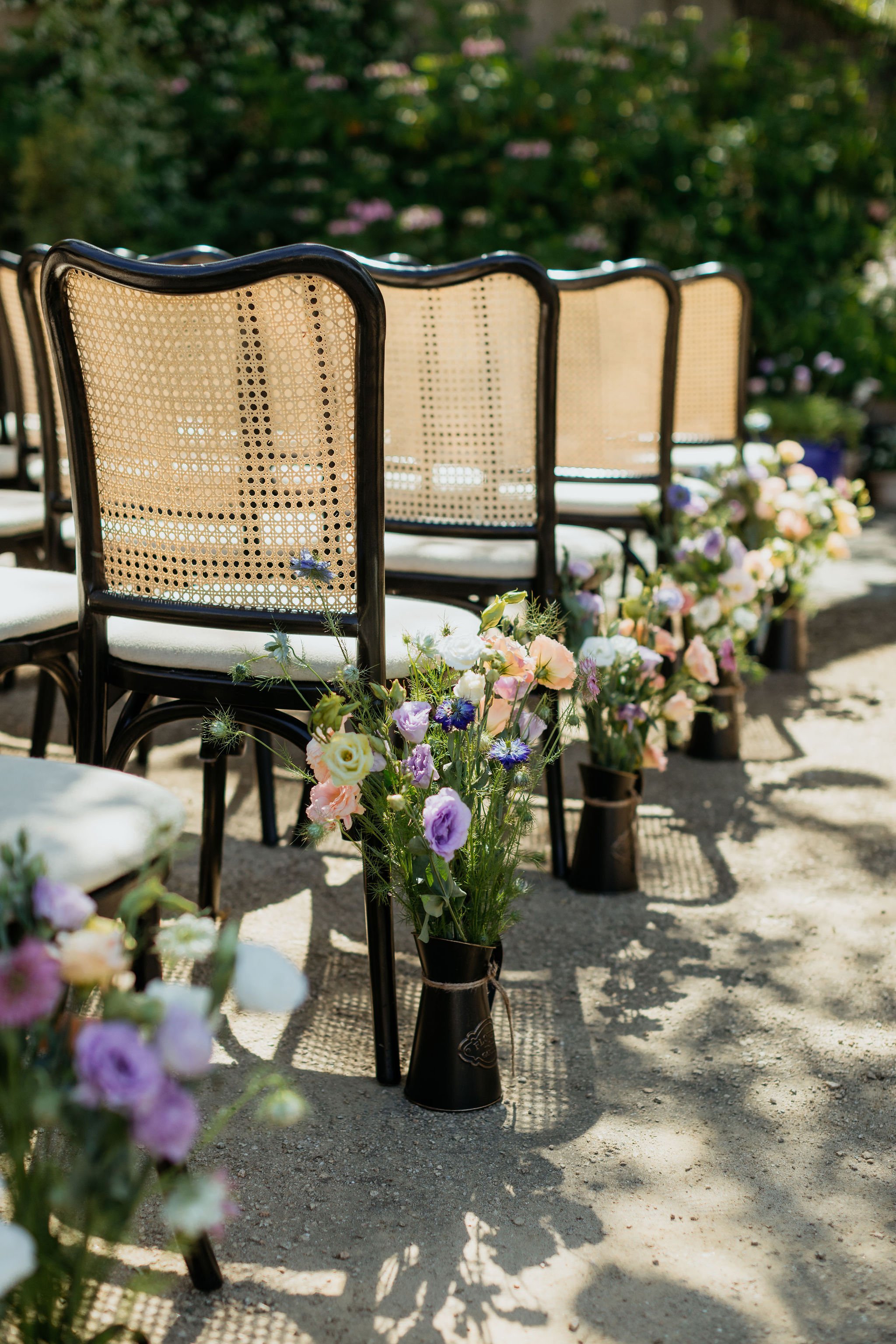 DB Katie Justin aisle florals web.jpg