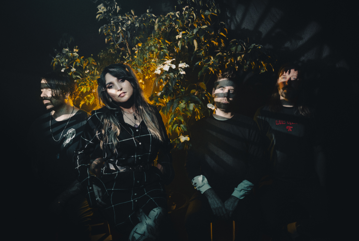 Slow Crush, She's Green, Spite House