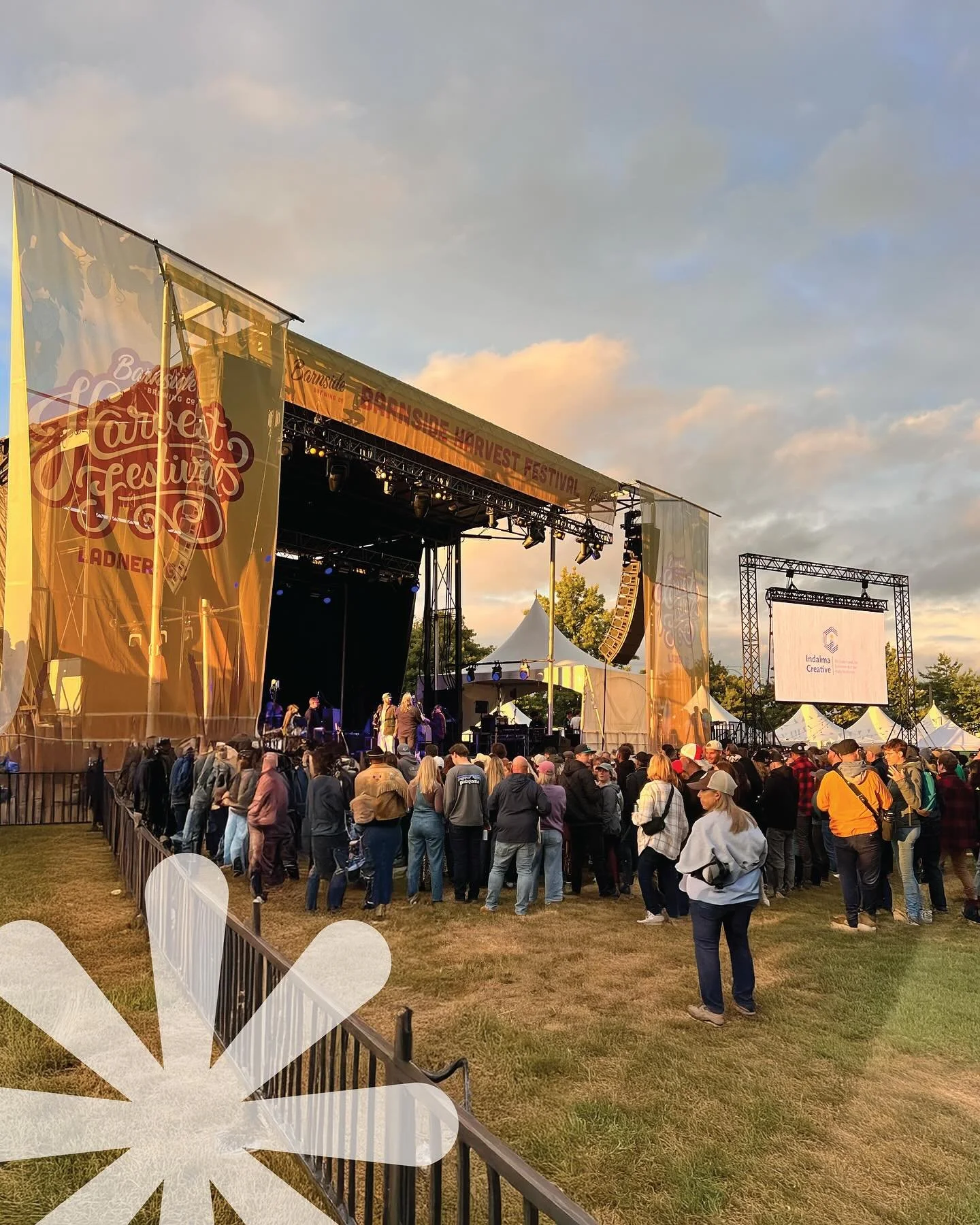 That&rsquo;s a wrap on this year&rsquo;s @barnsideharvestfest! Our team loves this weekend so much; it the perfect combination of community, entertainment and art in action. 

Some of our favourite highlights this year:

&bull; Spotting the Barnside 