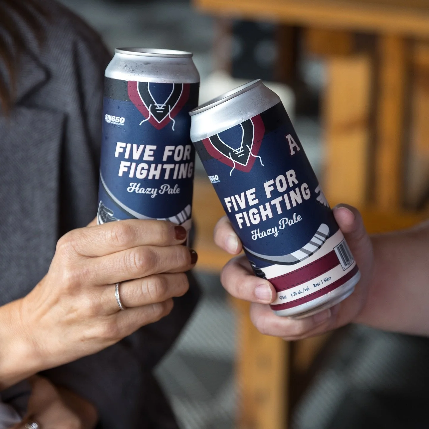 This beer is crafted for the ones who leave it all on the ice.&nbsp;Five for Fighting&nbsp;is a hazy ale from&nbsp;@barnsidebrewing, created in partnership with&nbsp;@sportsnet650 for the hockey season.

The label design takes cues from the grit of t