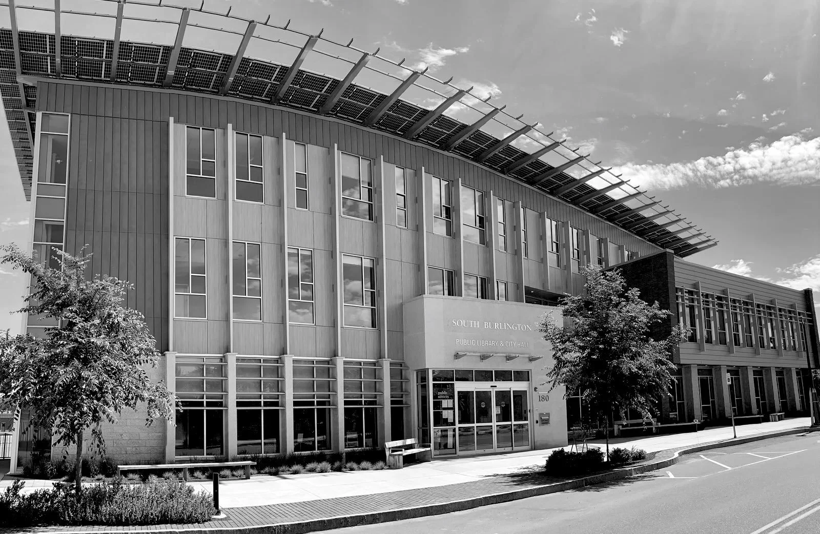  Utilizing our wonderful quarries and additional worldwide resources, Vermont Stone Art's professional staff and manufacturing facilities will collaborate with designers and installers to meet your natural stone vision.  