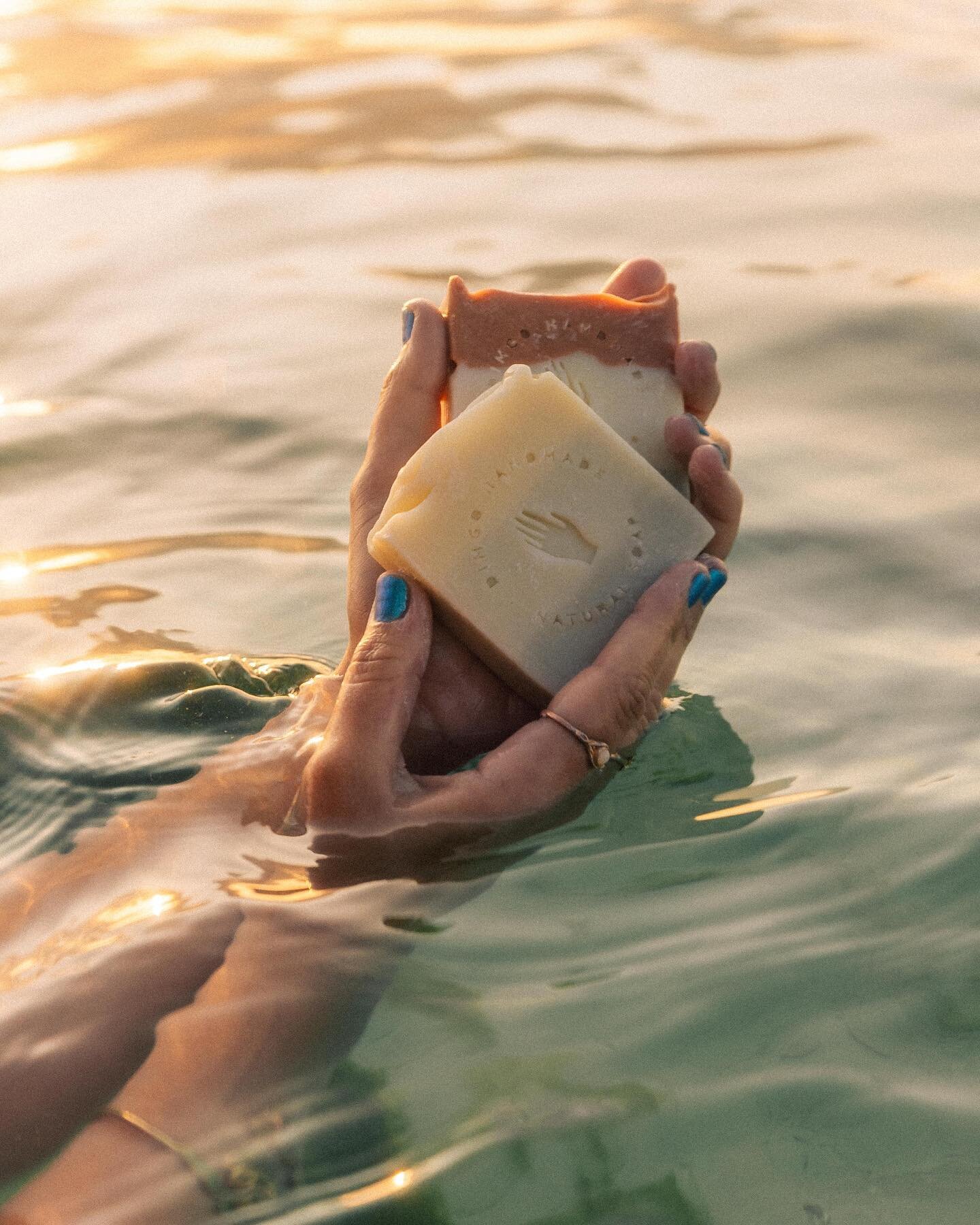 New summer content for @dimgohandmade shot in Mauritius 🌺🤍 

#contentcreation #summervibes #contentcreator #photography #underwaterphotography #mauritius #mauritiusphotographer