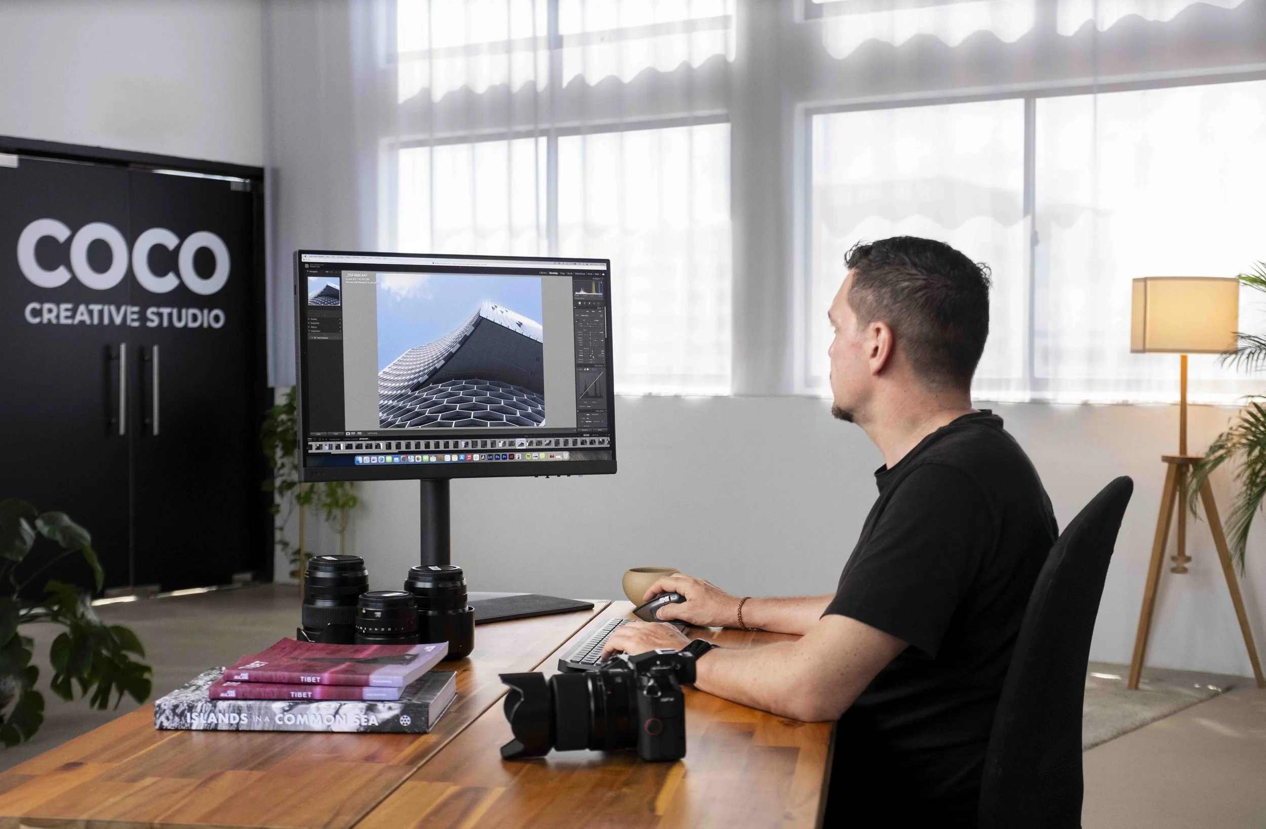 BenQ SW242Q Video Review - José Jueland & COCO Creative Studio