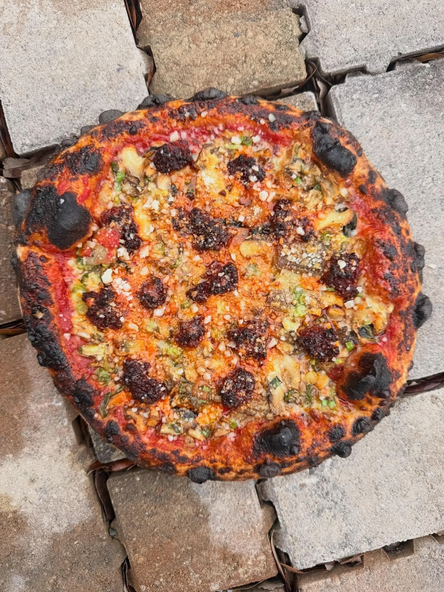 We put this one on awhile back and never gave it a proper introduction, but that hasn&rsquo;t stopped you all from crushing this little number.  Just a classic mushroom and sausage pie, but not classic, maybe better?!?

Pork and shroom - red sauce, s