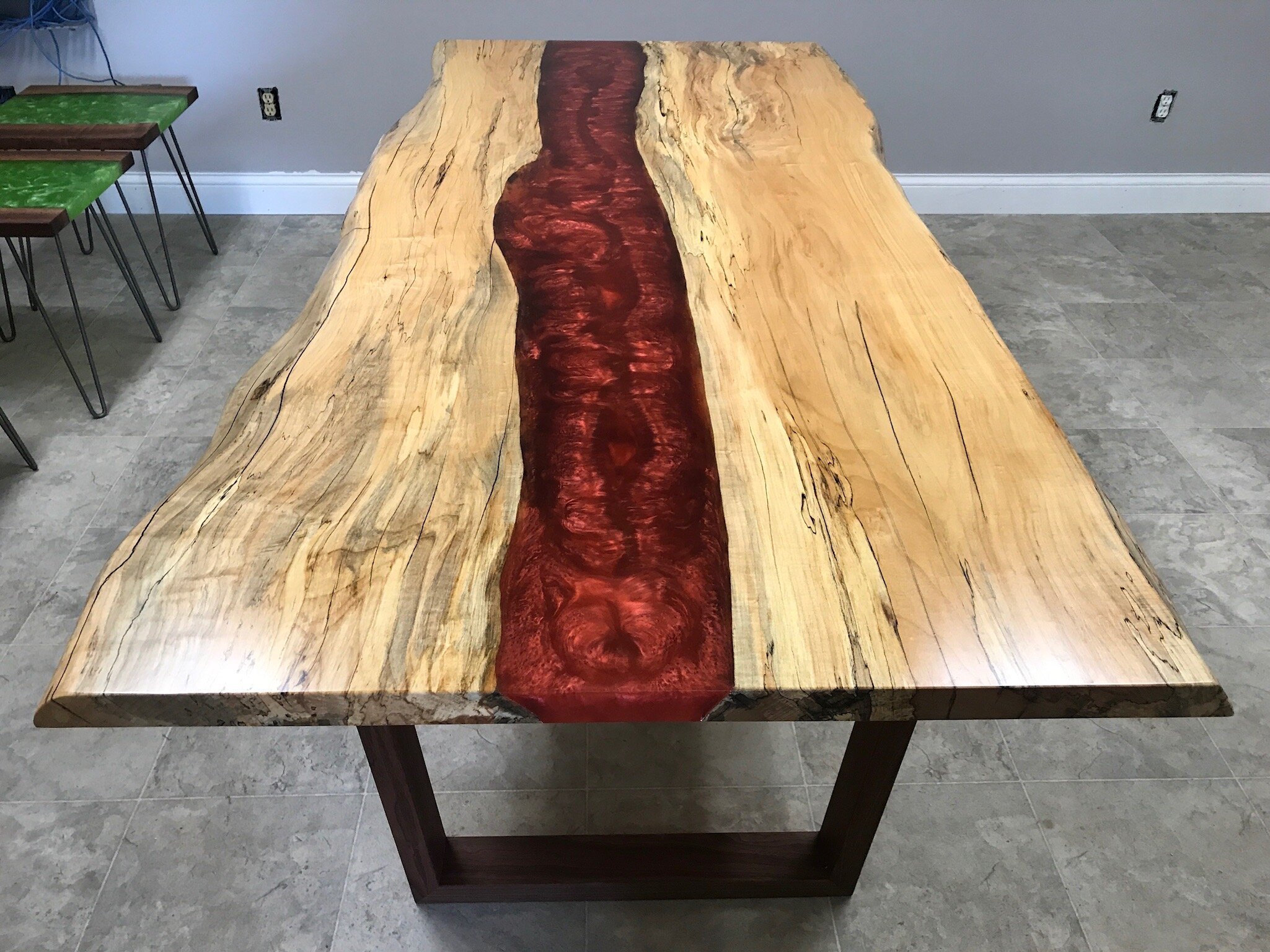 River sale table red