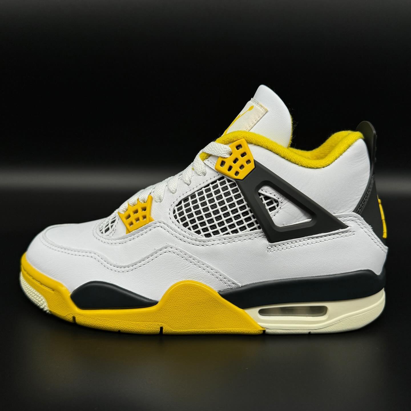 WMNS Jordan 4 Retro &lsquo;Vivid Sulfur&rsquo;
Sz 7W (Customer Requested)
&bull;
&bull;
Elevate your kicks&rsquo; lifespan with our durable plastic shoe trees. They maintain shape, prevent creases, and ensure a polished appearance. Invest in shoe car