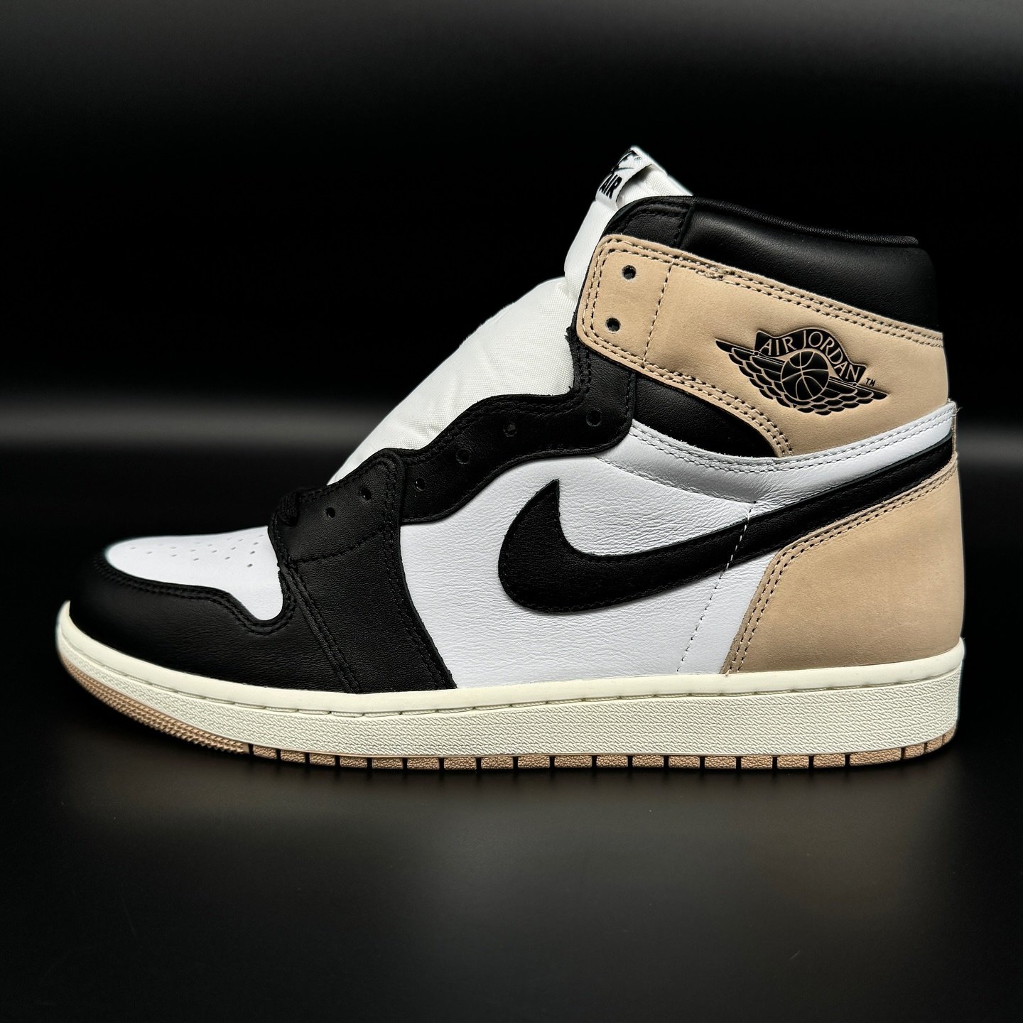Jordan 1 Retro High OG &lsquo;Latte&rsquo;
Sz 10W/8.5M
Customer requested
&bull;
&bull;
Elevate your kicks&rsquo; lifespan with our durable plastic shoe trees. They maintain shape, prevent creases, and ensure a polished appearance. Invest in shoe car