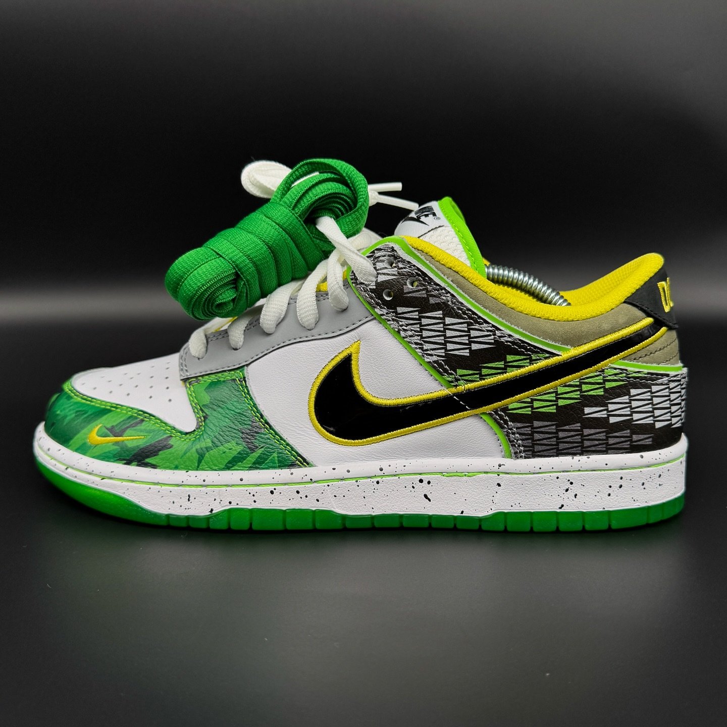 Nike Dunk Low What The Duck 'Away' Oregon PE
Sz 10M
Link in bio for purchase
&bull;
&bull;
Elevate your kicks&rsquo; lifespan with our durable plastic shoe trees. They maintain shape, prevent creases, and ensure a polished appearance. Invest in shoe 