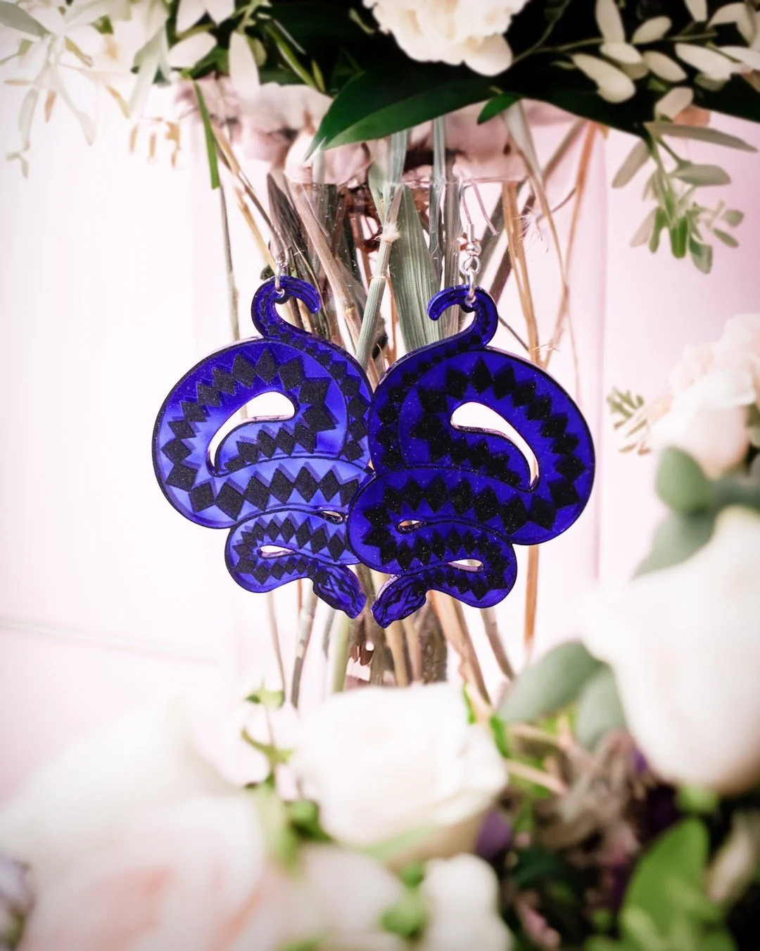 T&auml;n&auml;&auml;n juhlitaan Suomea, mahtavaa itsen&auml;isyysp&auml;iv&auml;&auml; kaikille! T&auml;n&auml;&auml;n allekirjoittanut aikoo ainakin taas viritell&auml; k&auml;ttelyiden kisaksatsomon, oletkos itse team tottakai katsotaan k&auml;ttel