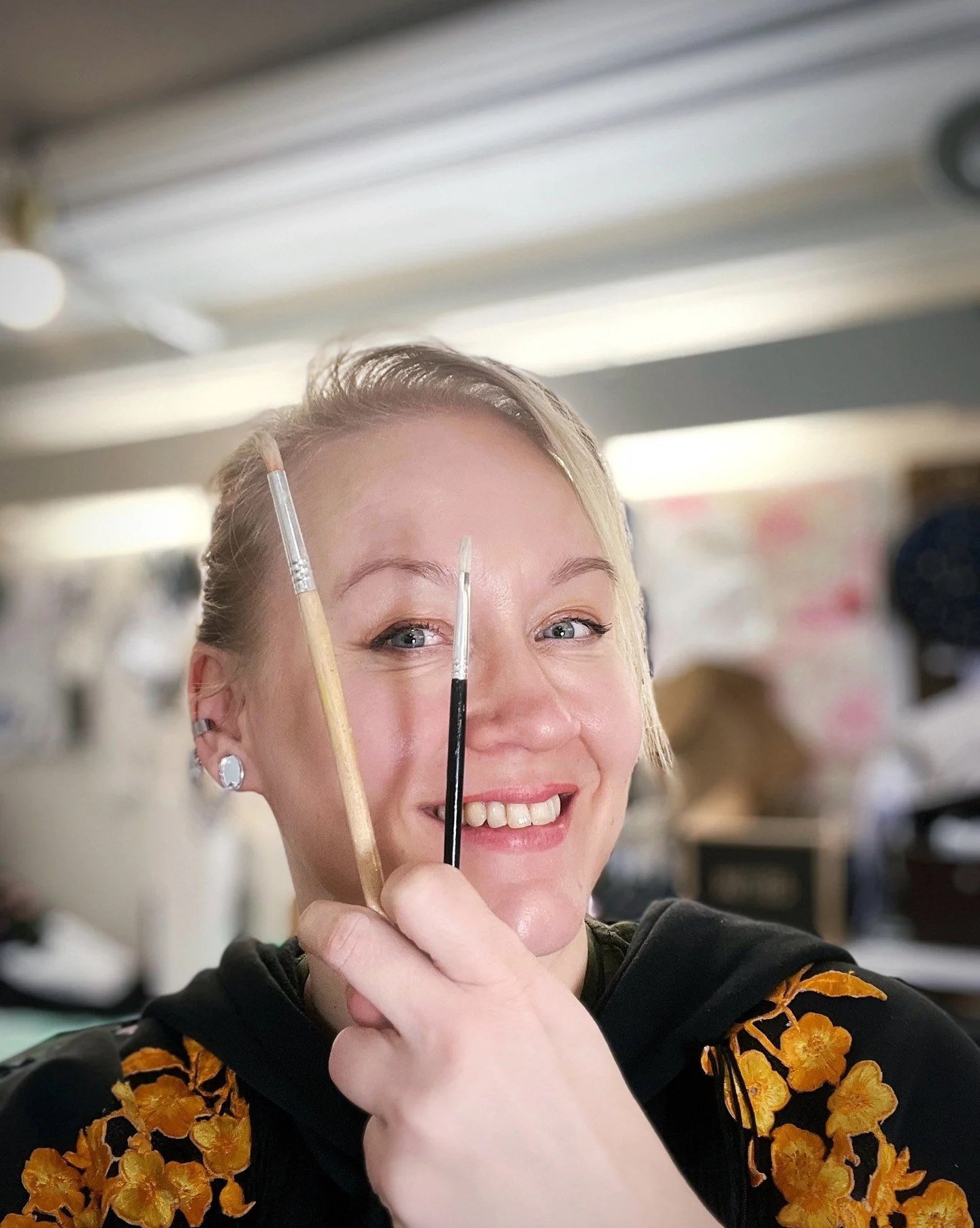 T&auml;n&auml; uutena vuotena tein muutaman lupauksen t&ouml;ihin liittyen.

1. Enemm&auml;n artsua! Jotta hektiseen ty&ouml;viikkoon saadaan varmasti aikaa my&ouml;s taiteilla (t&auml;m&auml; siis tippuu aina ensimm&auml;isen&auml; kiireen keskell&a