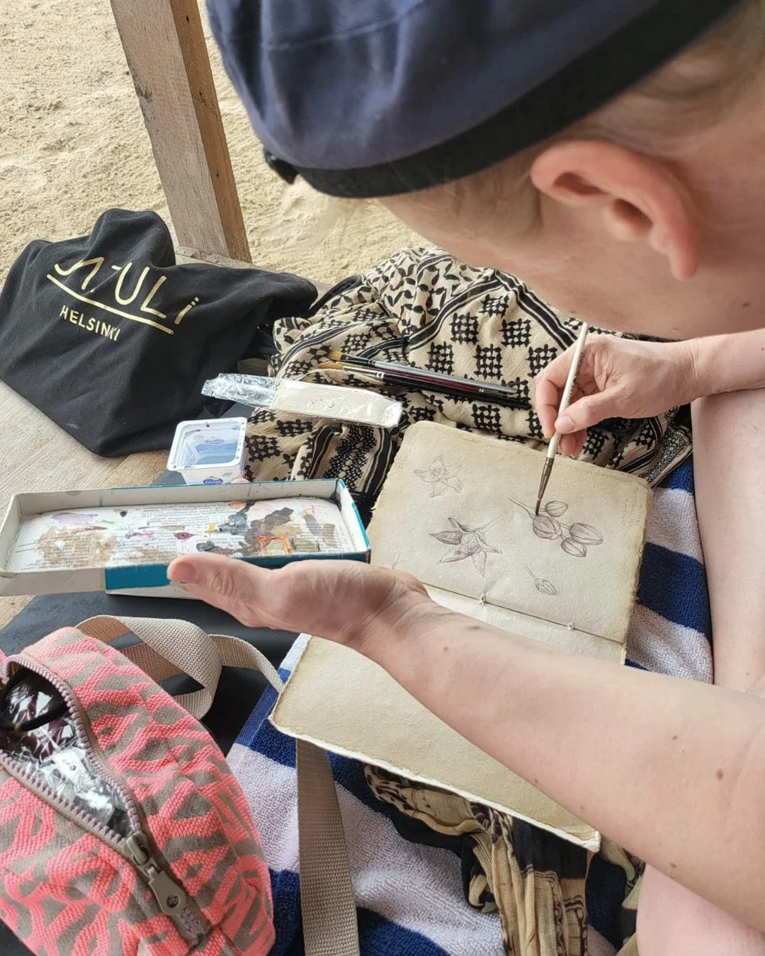 Min&auml; mets&auml;st&auml;n kasveja. Olen ain ollut vieh&auml;ttynyt mit&auml; alieneimmista tai oudon v&auml;risist&auml; kukinnoista ja lehvist&auml;. Matkustaessani bongailen uusia tuttavuuksia ja pyrin ne ikuistamaan milloin mill&auml;kin k&aum