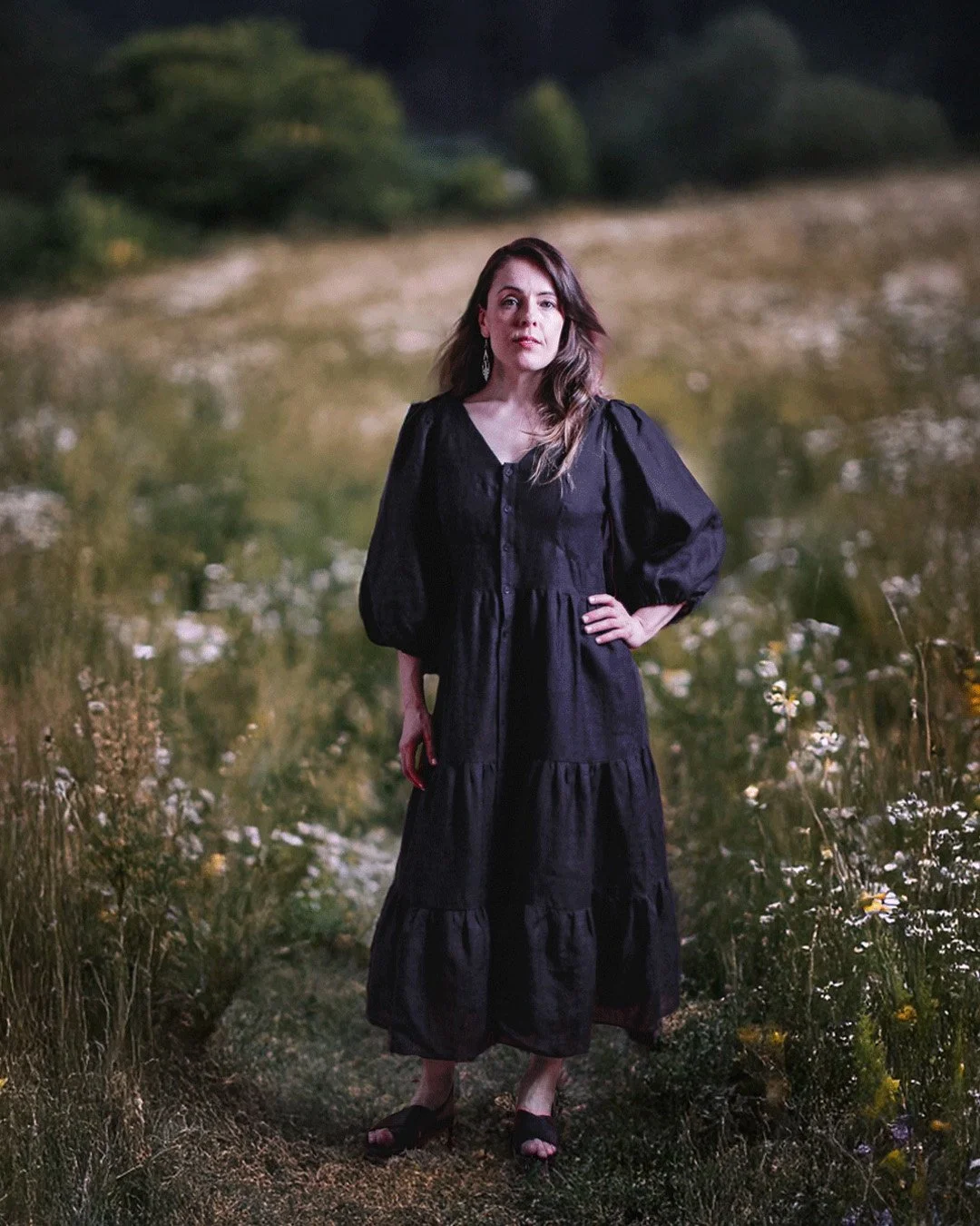 Noniin, loppuviikon s&auml;&auml;tiedotus oli lupauksiaher&auml;tt&auml;v&auml;, nyt kaivellaan jo pellavamekkoja rekkiin. Kev&auml;t, &auml;l&auml; pet&auml; minua nyt, mieleni halajaa avaamaan terassikauden! Luottoratsu, eli Praerie mekko on kes&au