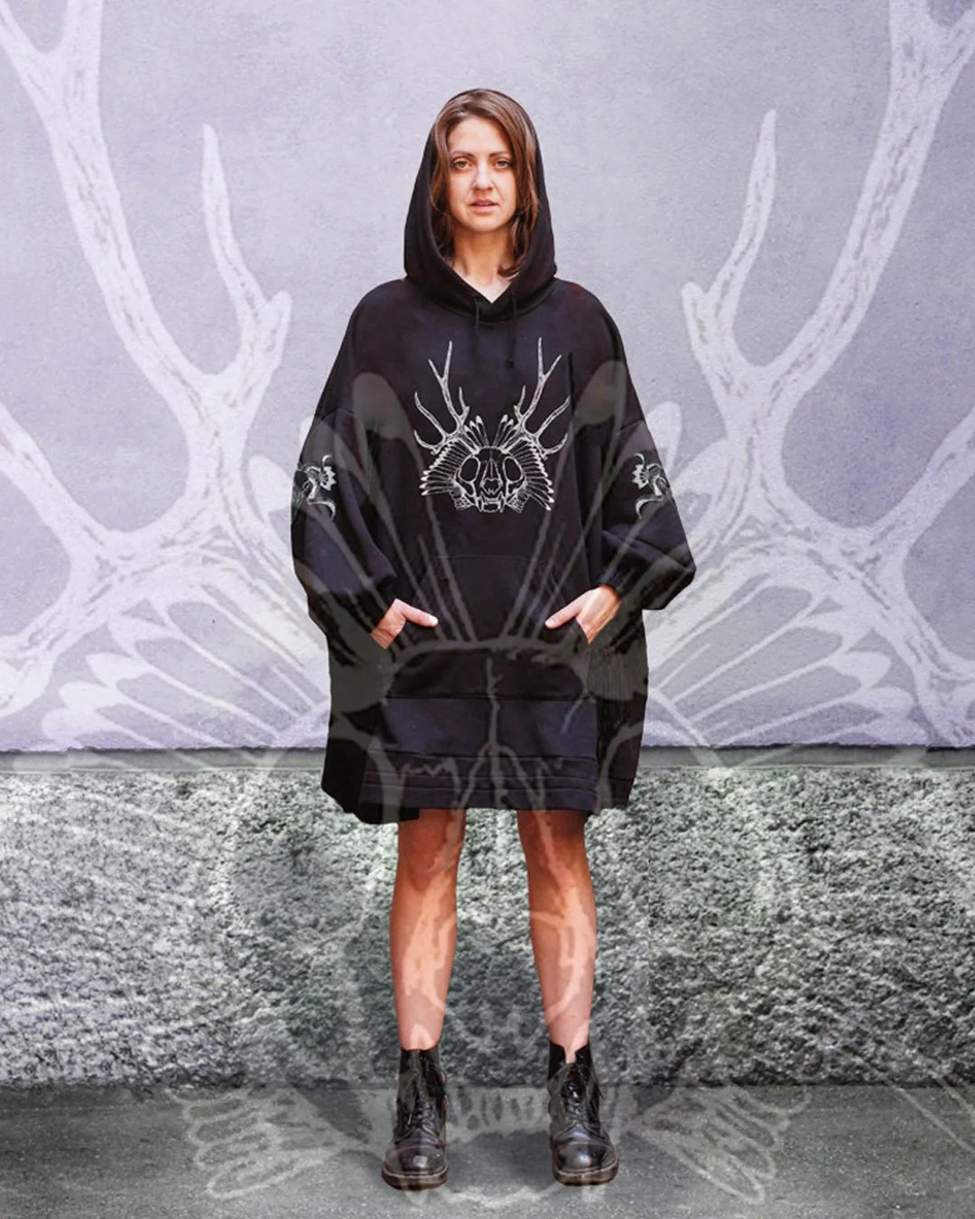 Pre order Wings &amp; Skulls huppareihin aukeaa.

Nyt on mahdollista tilata omalla suosikkiv&auml;rill&auml;si oma megahuppari Wings &amp; Skull printill&auml;!

Onko suosikkisi sitten jykev&auml; musta/valkoinen tai pehme&auml; oliivi/roosa tai joku