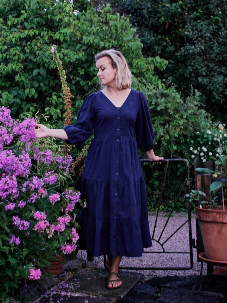 25 jenni tarj praerei navy flora2.jpg
