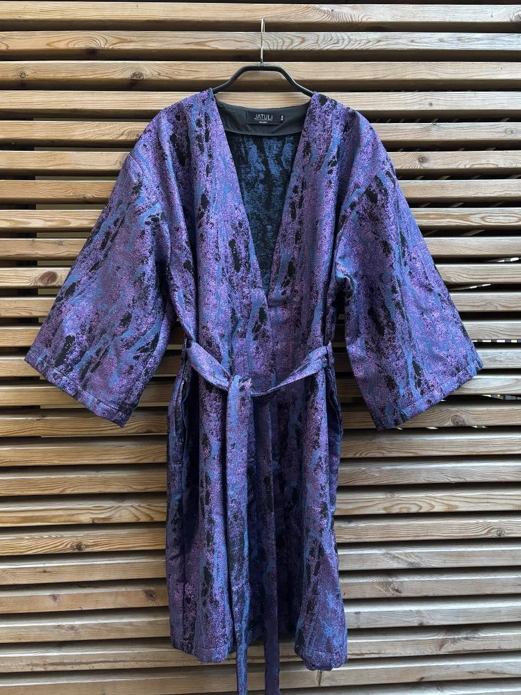net josephine kimono blue lilac juhla front.jpg