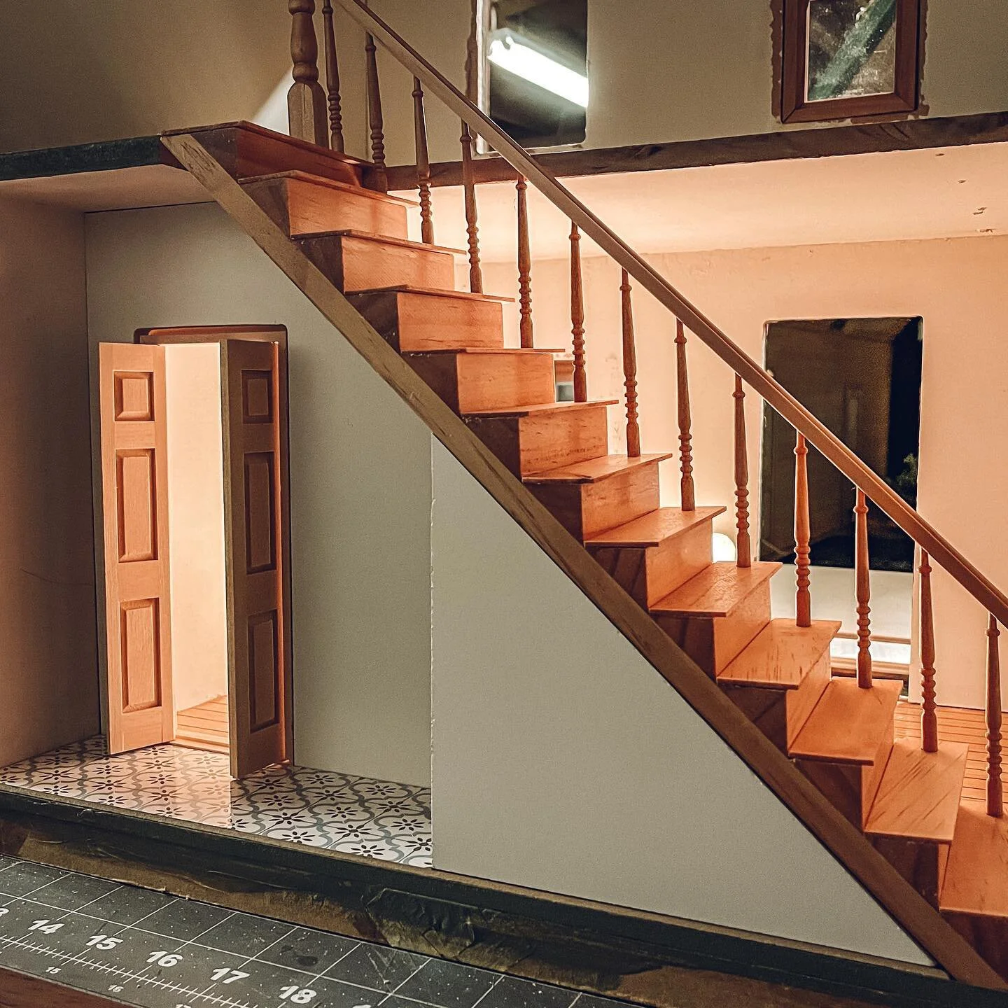 Like riding a bike 🏠
.
.
.
.

#miniatures #miniature #dollhouse #dollhouseminiatures #architecture #interiordesign #industrialdesign #maker #craftsman #craft #builder #midcentury #midcenturymodern