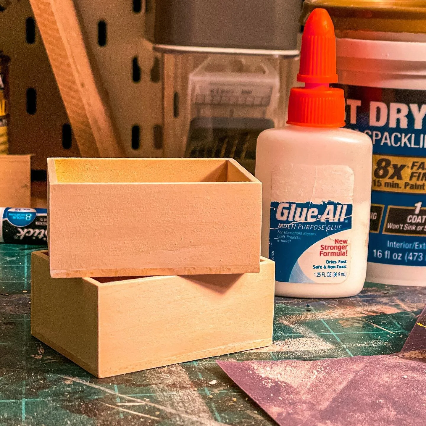 Cabinet drawer boxes ✨

#miniatures #miniature #dollhouse #dollhouseminiatures #architecture #interiordesign #industrialdesign #maker #craftsman #craft #builder #midcentury #midcenturymodern