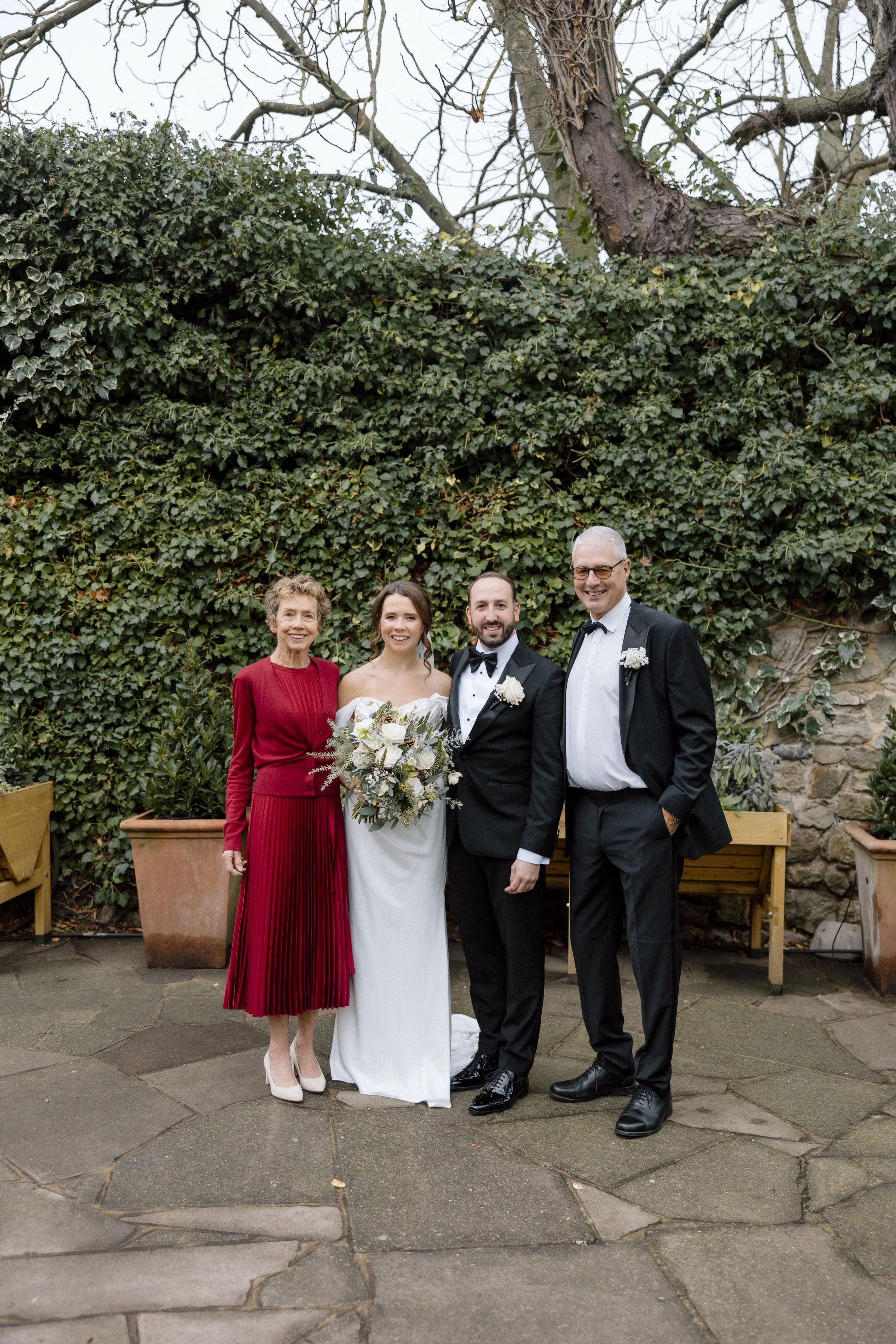 Rachel and James-Helen Rowe Photography-404-2.jpg