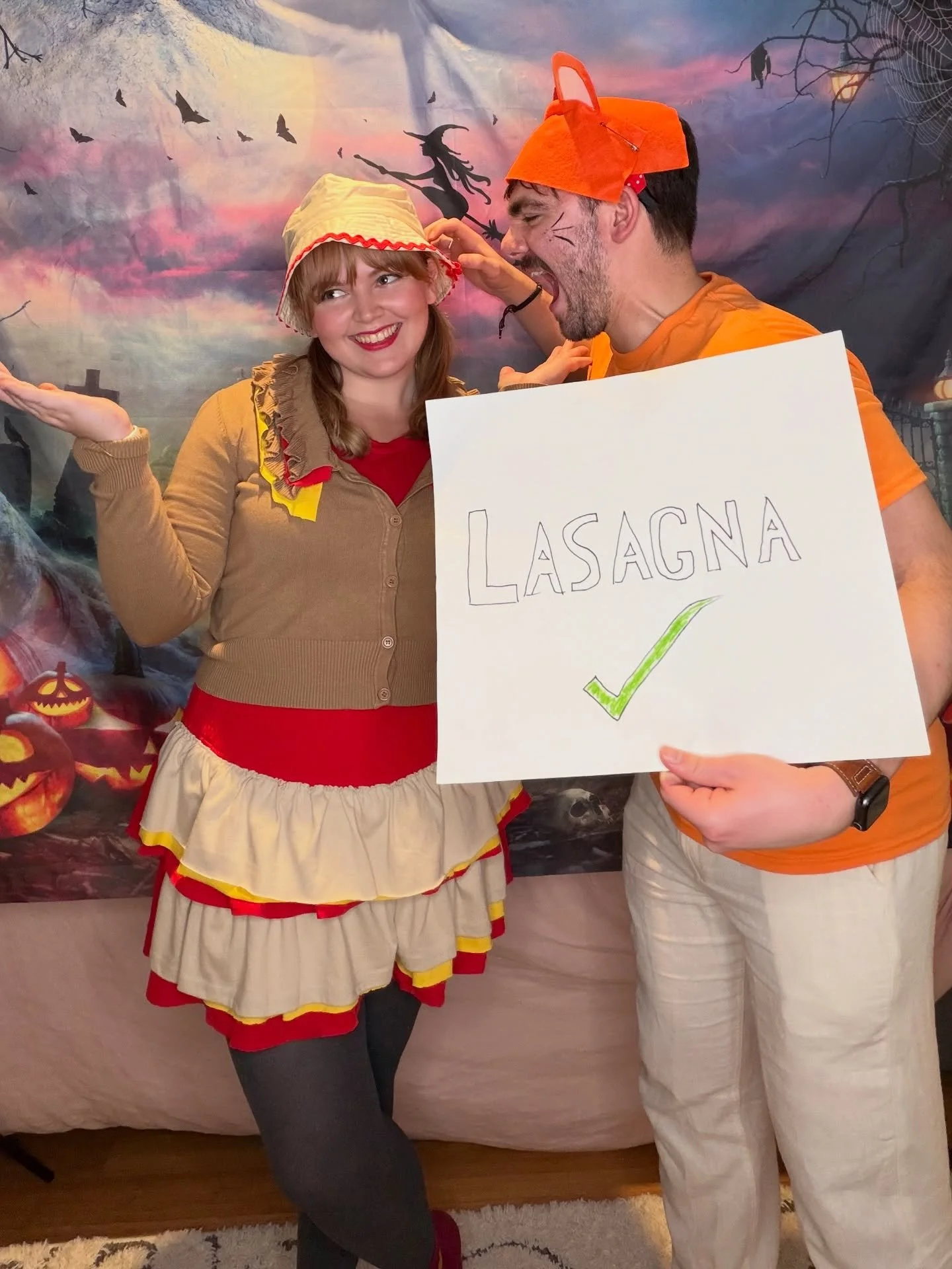 A very Grumpy Monday and a Happy Belated Halloween to all from Garfield and his Lasagna 🐈👻

😘 thanks for hosting @alyssavjaffe gorgeous Glinda