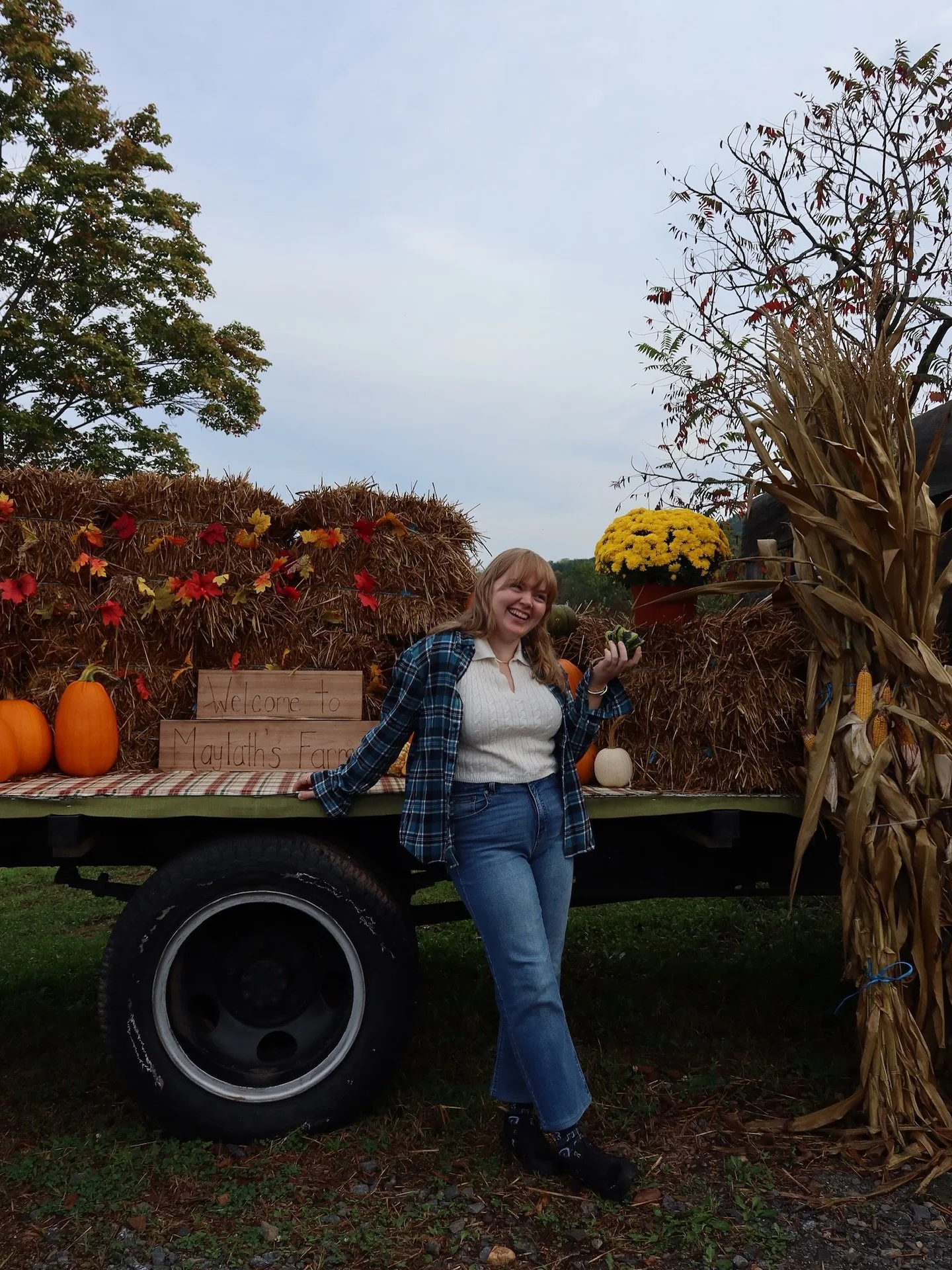 You know an apple cider slushie and giant cinnamon roll HATE to see us coming 

#ɢɪʀʟsᴛʀɪᴘ #cabintrip