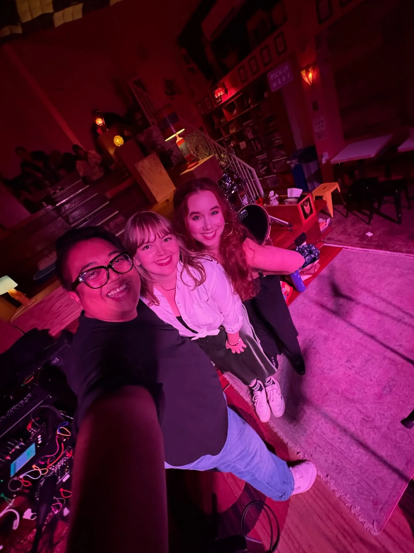 We Broke Sound!! 

So grateful to @breakingsoundnyc for having me back @pinkfrogcafewilliamsburg last night to sing some brand new music! This whole process has been a RIDE, and I&rsquo;m supremely proud of myself for creating work I&rsquo;m so proud