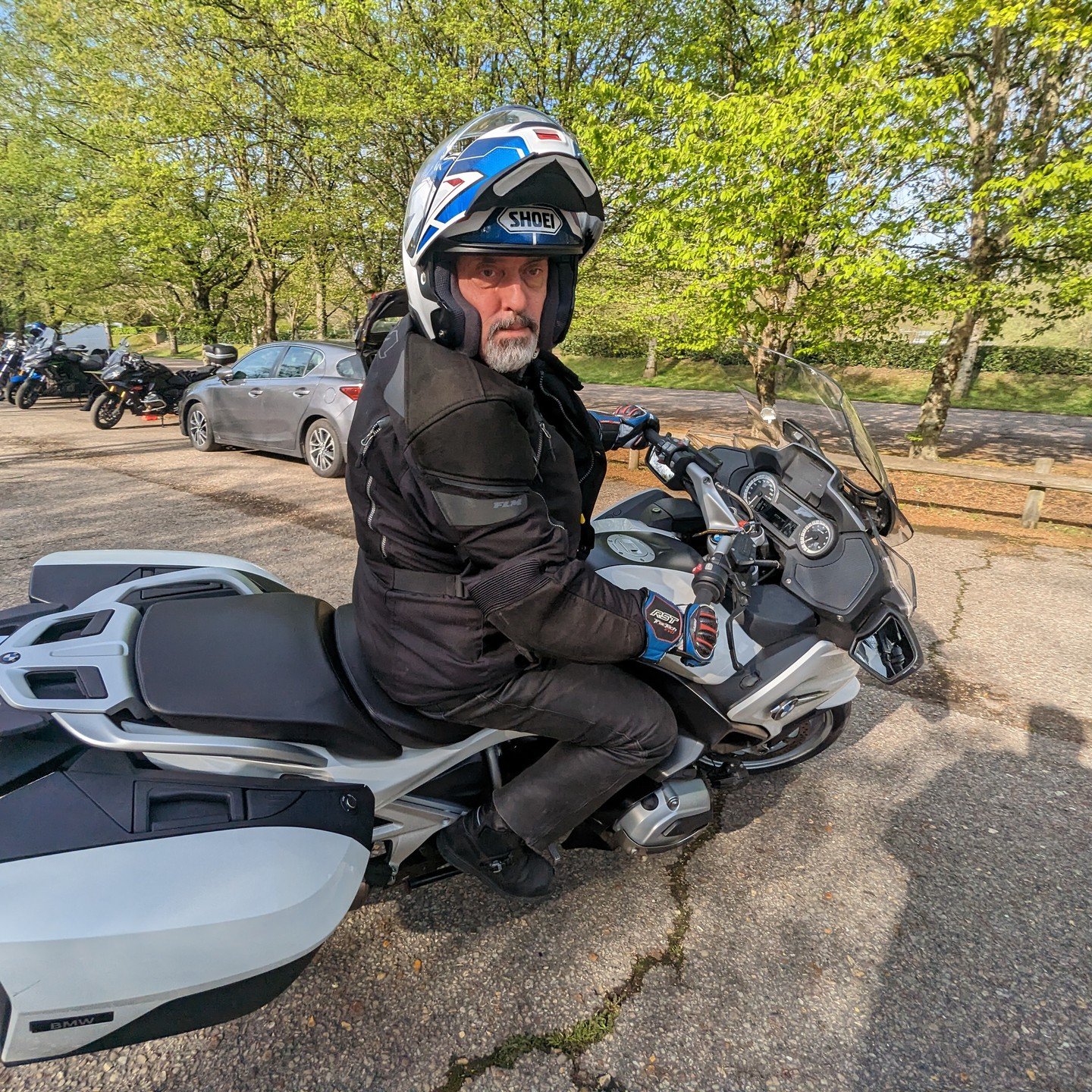 "Reprise de Guidon" gratuite ce week-end, dans le but de promouvoir la sécurité routière et de créer un moment convivial pour les motards locaux.