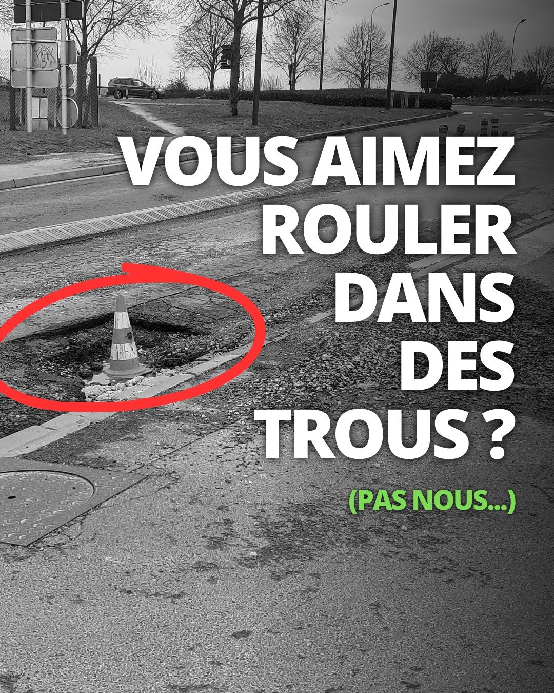 Vous aimez rouler dans des trous ?
Pas nous...

@ville_vauxlepenil Bonjour, vous attendez qu'il y ait un accident grave ou c'est comment ? 🤬 
Cet &eacute;norme trou dans cet endroit hyper-passant vous a &eacute;t&eacute; signal&eacute; depuis plusie