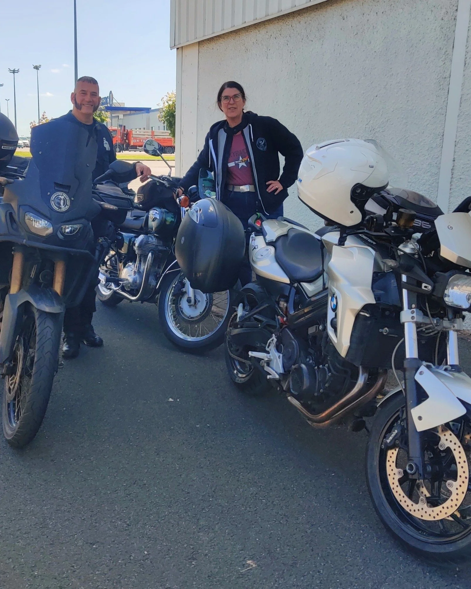 D&eacute;part pour les Assises de la FFMC pour la @fdffmc77 et @ffmc_ppc ! 

Cette ann&eacute;e le rendez-vous est en Charente-Maritime. Ces 3 jours s'annoncent intenses en discussions. On y va pas pour enfiler des perles 😎🔥

@ffmcnationale : on ar