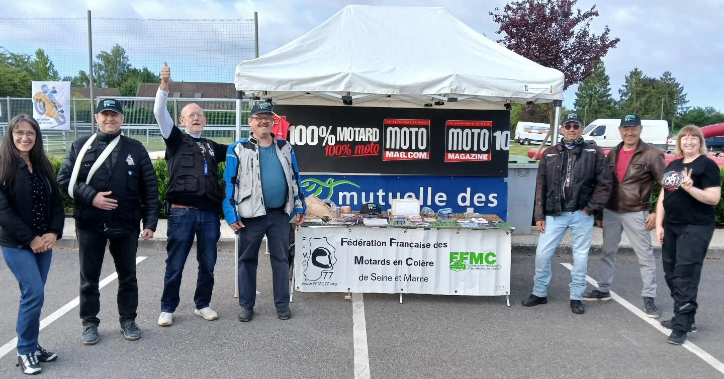Bien install&eacute; au premier salon Moto R&eacute;tro organis&eacute; par @avauxmotos . 

#ffmc
#salonmotoretro
#moto
#motard
#motards
Seineetmarne