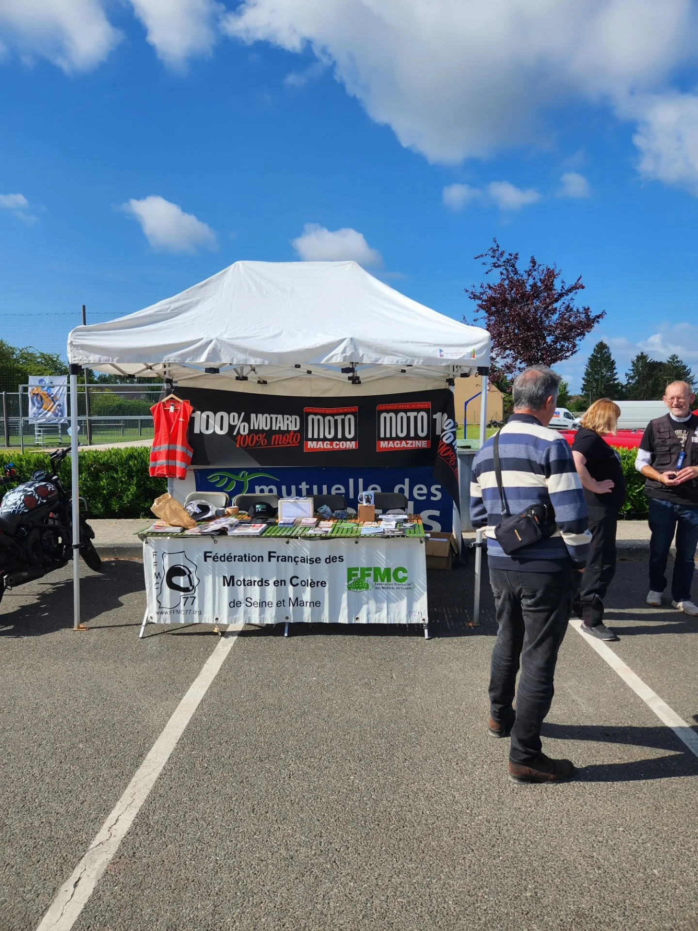 1er salon Moto R&eacute;tro &agrave; Machault. @avauxmotos bravo pour l'organisation !
