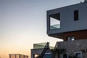 Flat roof on a modern Santa Barbara home