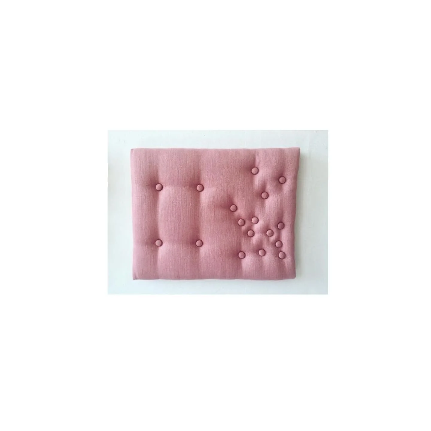 Perfectly imperfect 

#upholstery #buttonupholstery #homedecor #manoushka #manoushkalife #interiordesign