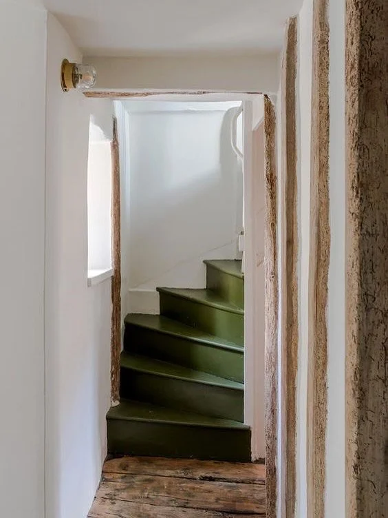 The art of a painted staircase 🎨