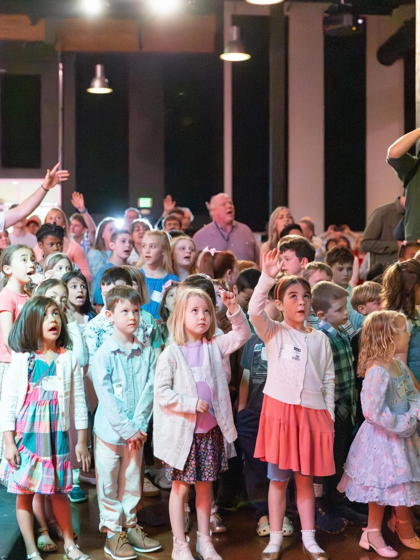 What an incredible Easter Sunday! ✝️🌸
Our hearts are so full seeing our kids not only celebrate the resurrection, but also witness something so powerful as baptisms. Watching them experience these moments, ask questions, and grow in their faith was 