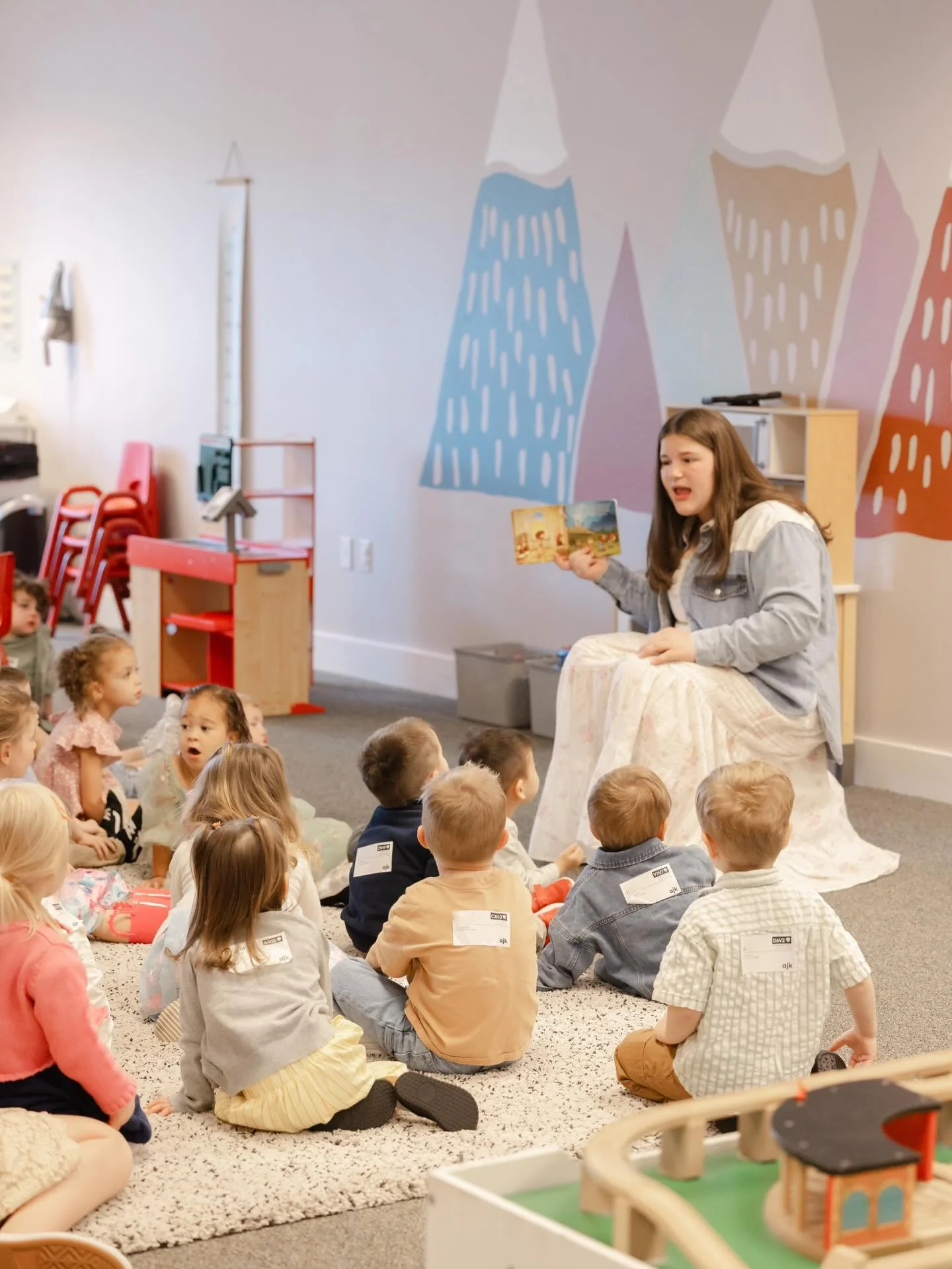 Sunday smiles, Bible stories, and growing hearts 💛📖
So grateful for another Sunday learning about Jesus, His love, and how we can share it every day 🙌✨