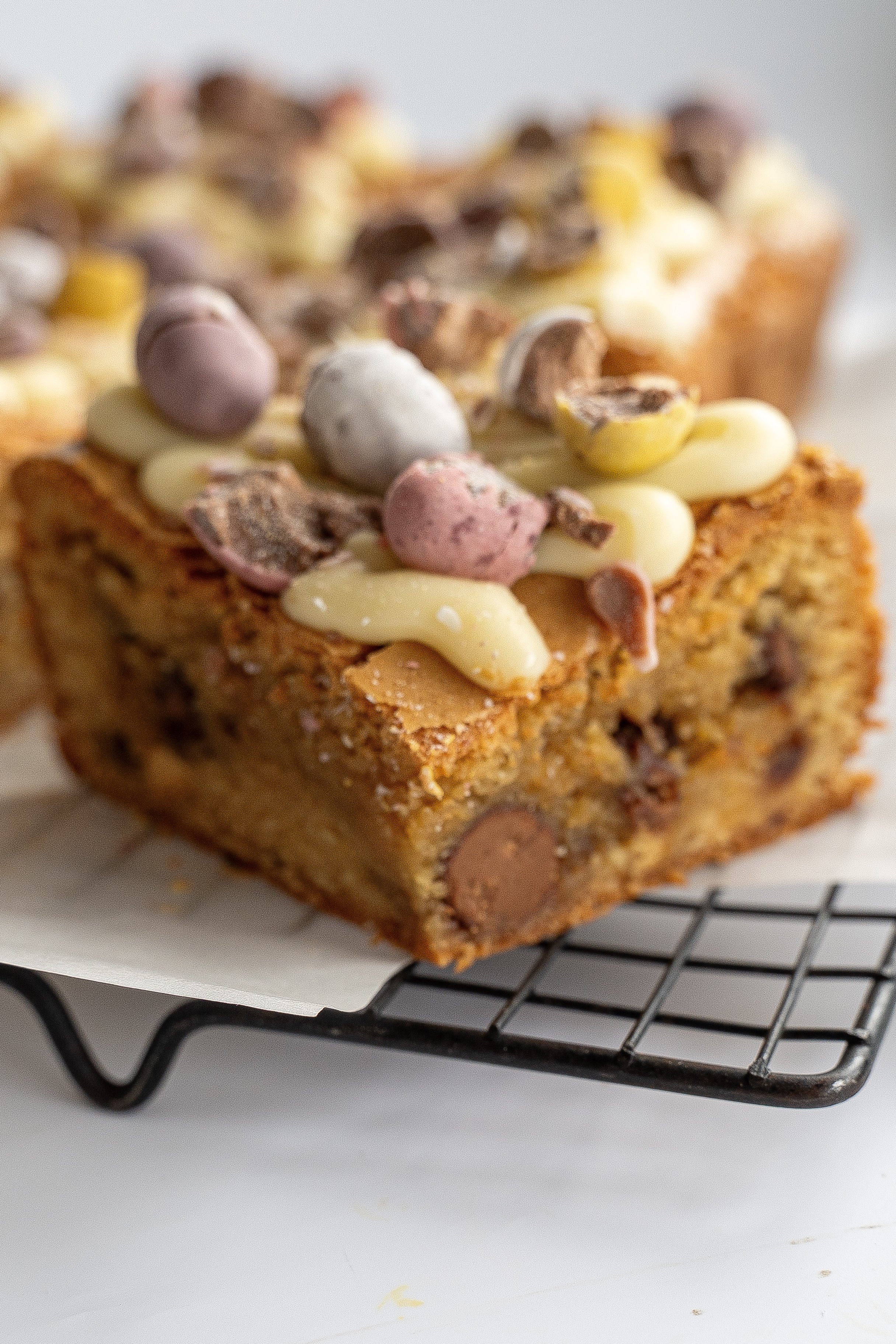 Single slice Easter Blondie