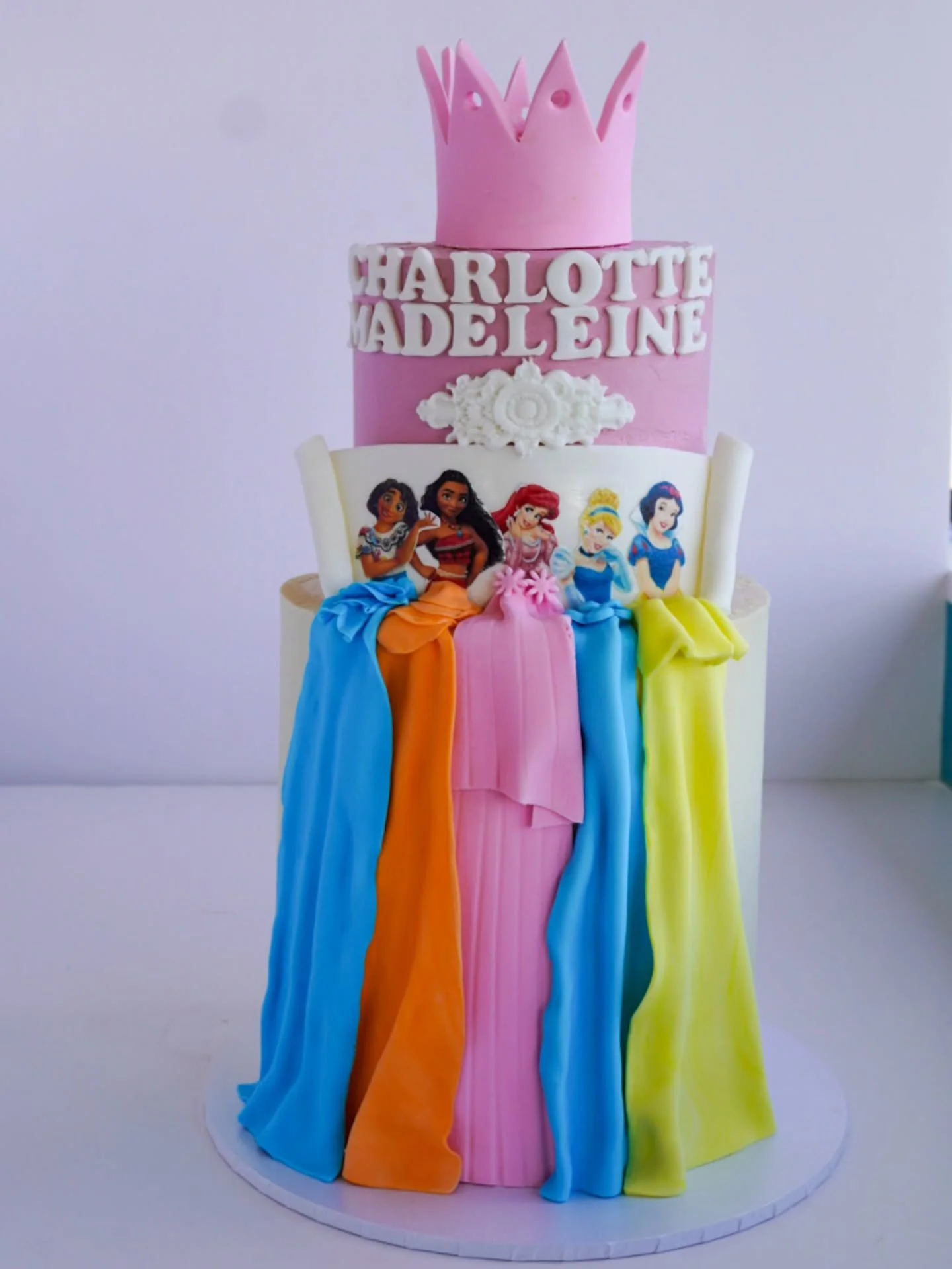 Any princess lovers dream cake. A way to combine buttercream, fondant and edible prints 👌👌

#princesscake #edibleprints #birthdaygirl #aucklandsweettreats #aucklandcake #torbay