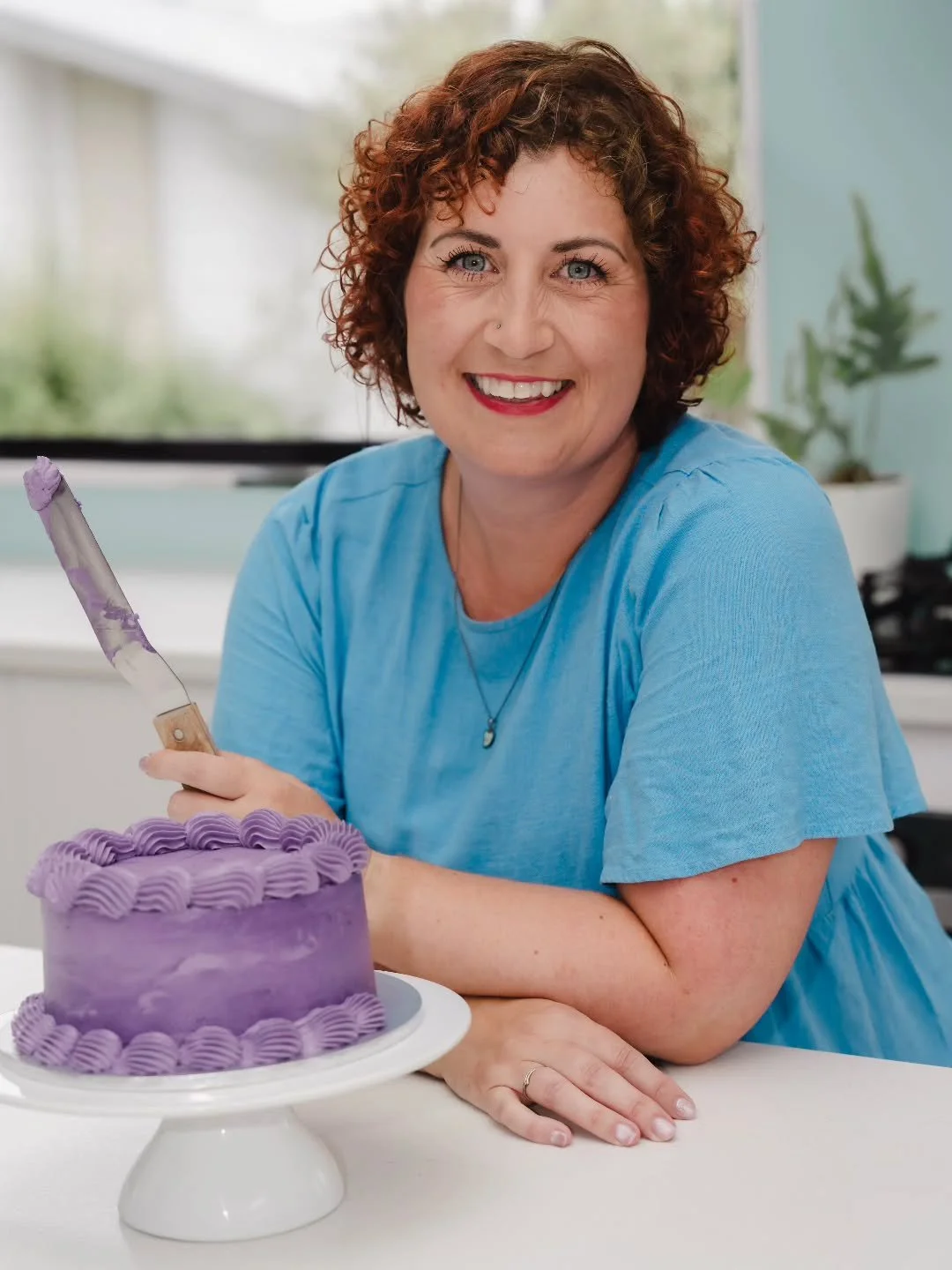 Hello 👋 

I'm Rosie! Most of you already know me but hey...Just in case you don't! 

I'm a mum of 2, living and working in Auckland and have recently moved home to a place on Glenvar road where I have set up my own designated cake studio. 

I worked