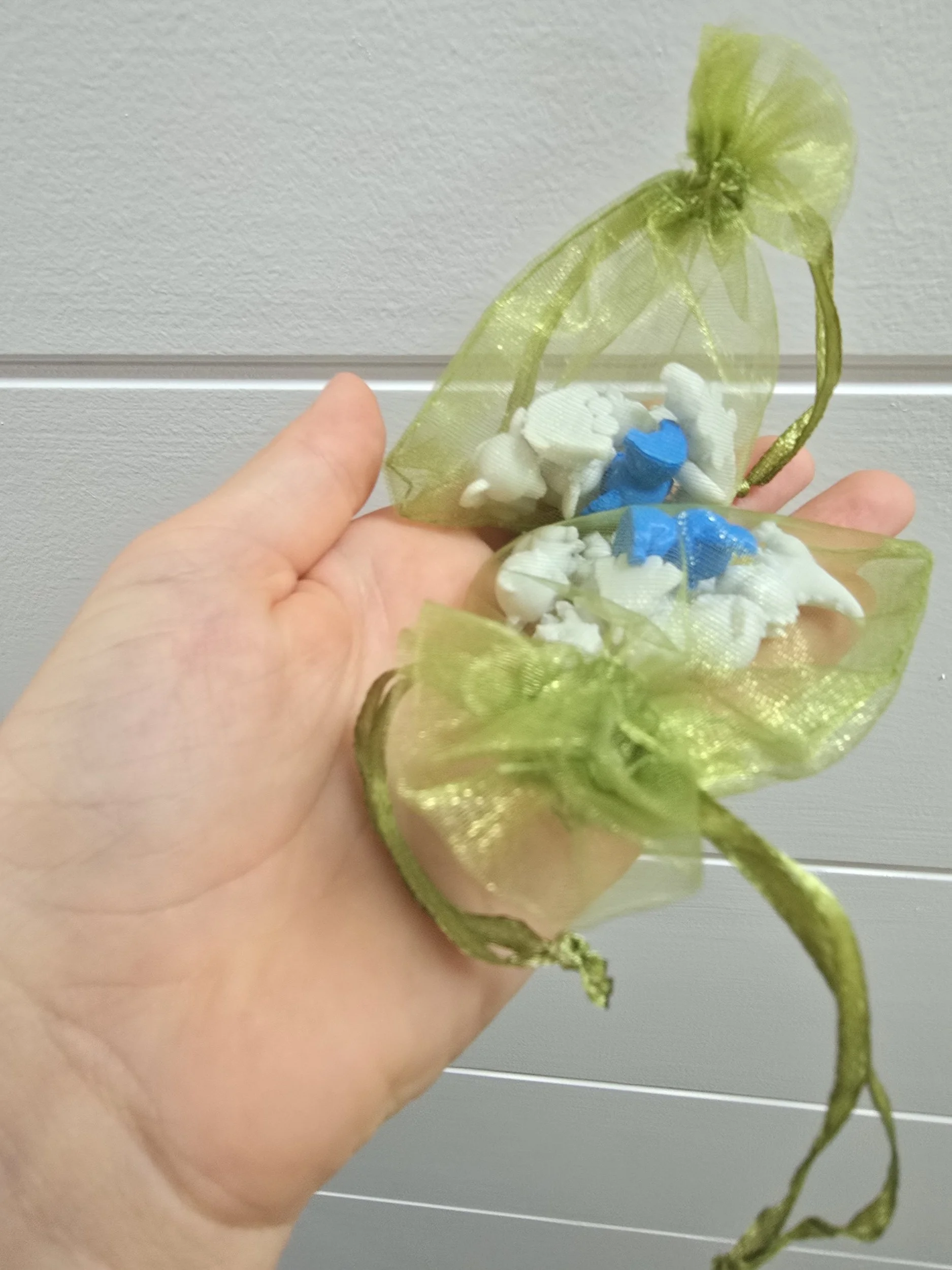 2 x available - Bag of 8 cute mini animals $4