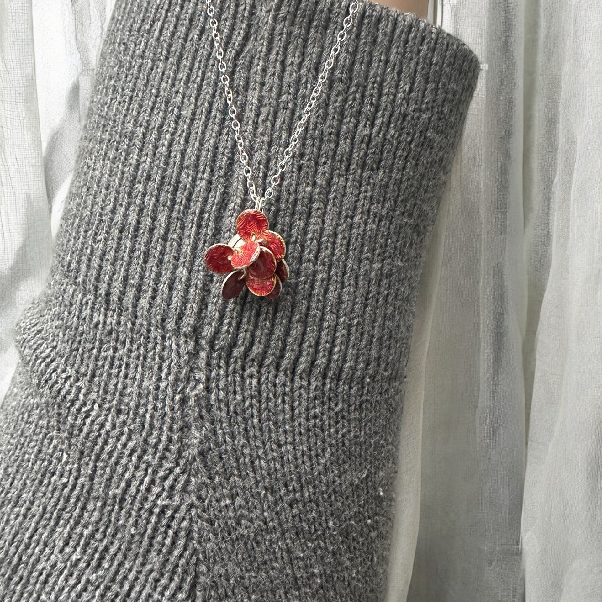 red cluster necklace 2.jpg
