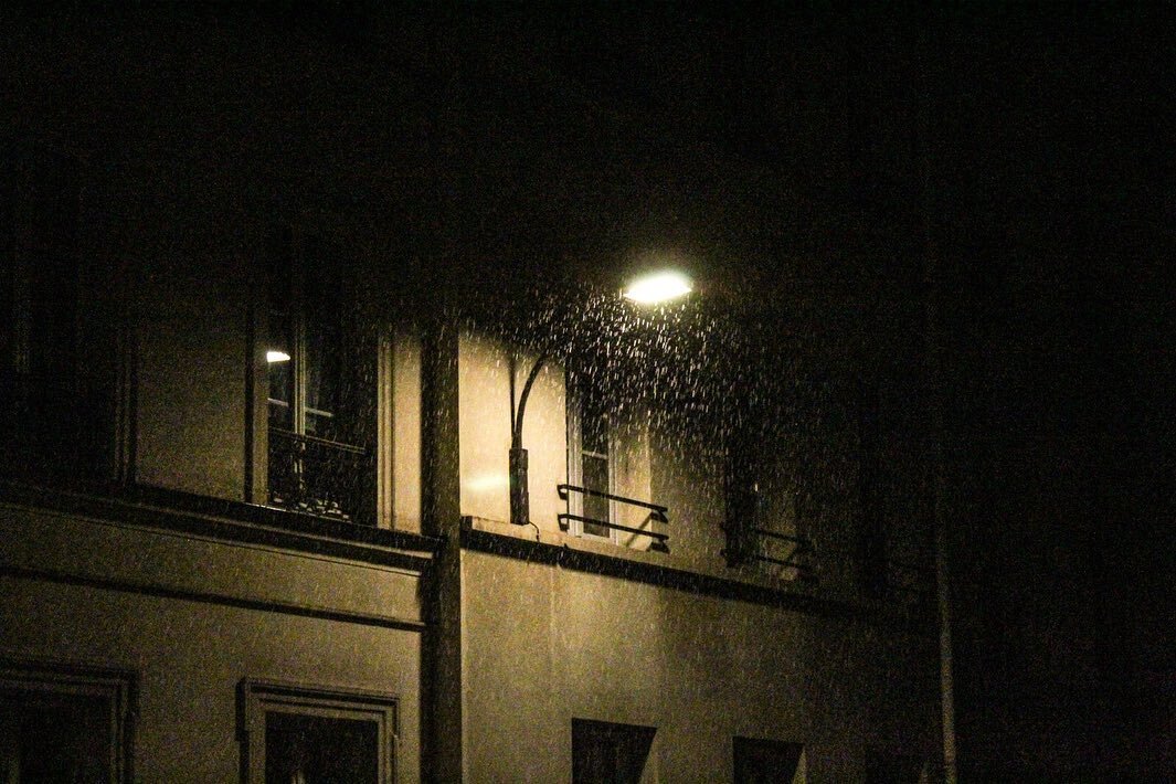 🌓