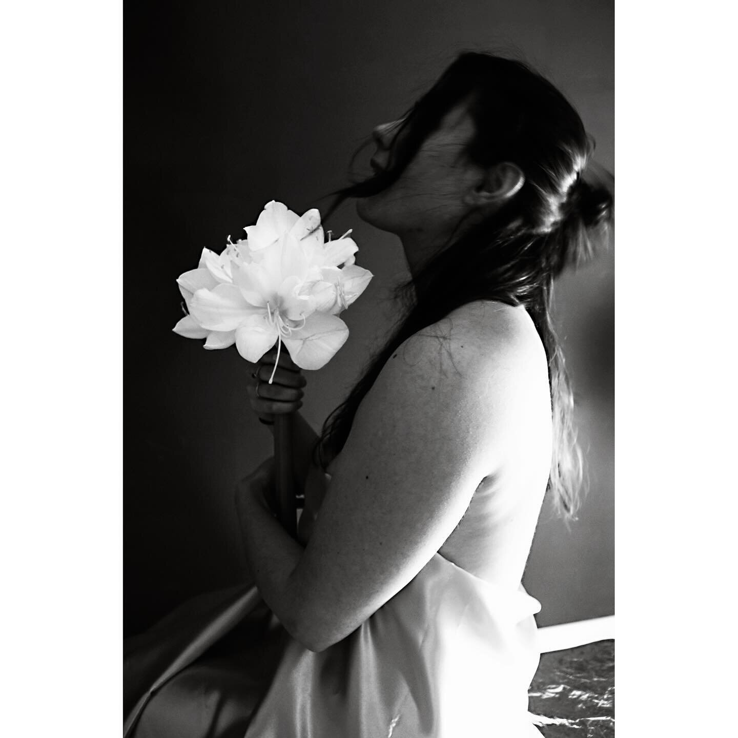 Winter (Laurie &amp; Amaryllis)
2024
🤍
#winterstale #monochrome #amaryllis #belladonna #femininity #eloquence_photo #photovogueitalia #portraitphotography