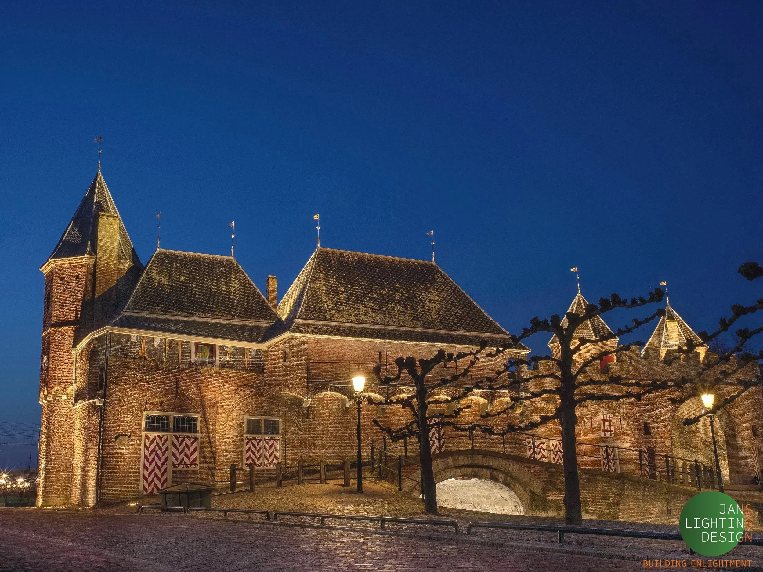 Lichtontwerp en realisatie lichtplan Koppelpoort Amersfoort nu 10 jaar in gebruik