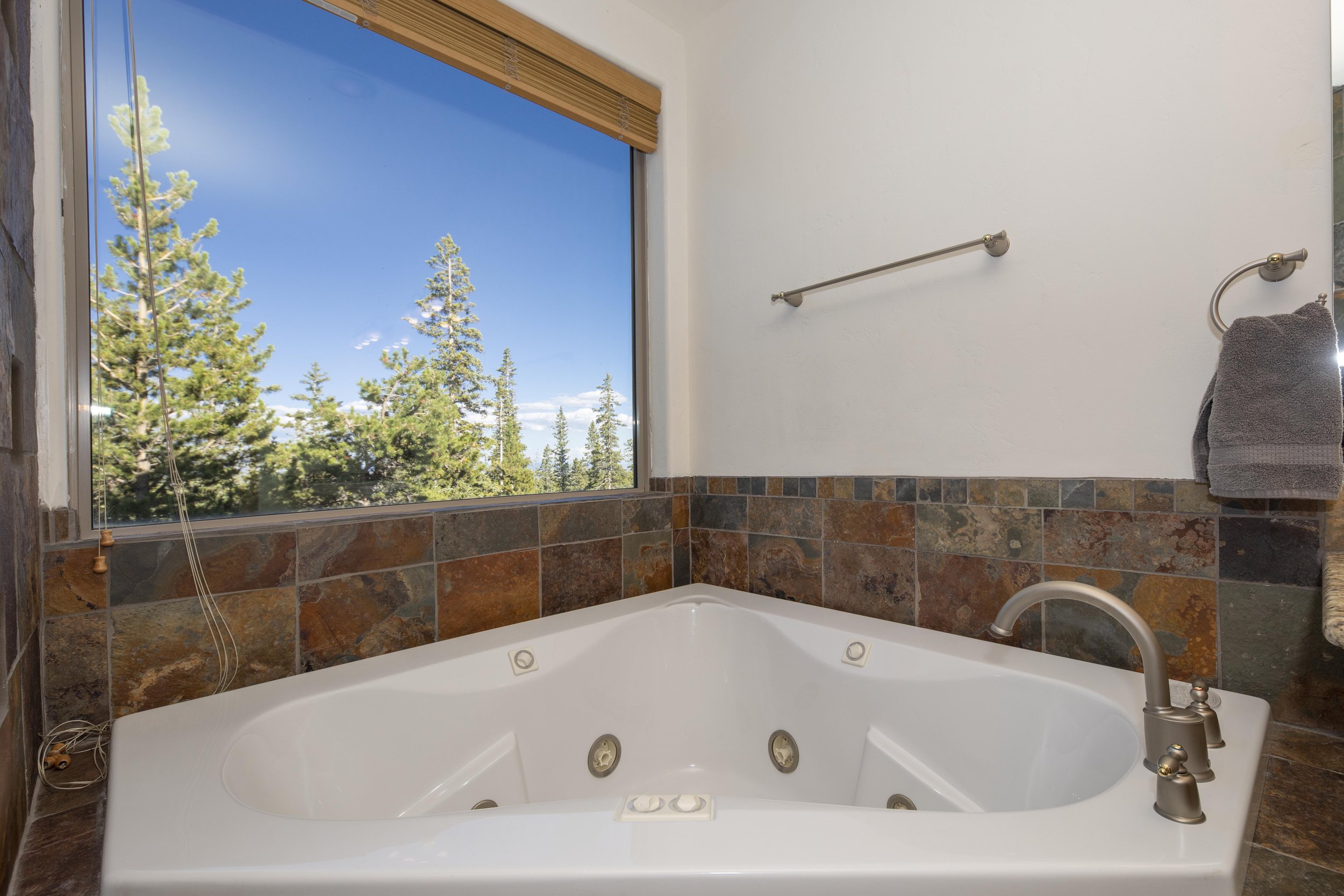 403 Guymard 30.jpg