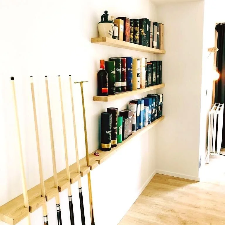Een op maat gemaakte wandplank nodig in jouw woonkamer of in een andere ruimte voor multifunctioneel gebruik? 

Wil je ook zo een eyecatcher in jouw woonkamer? Laat ons gerust iets weten en vraag een vrijblijvende offerte aan.

#wandplank #pooltafel 