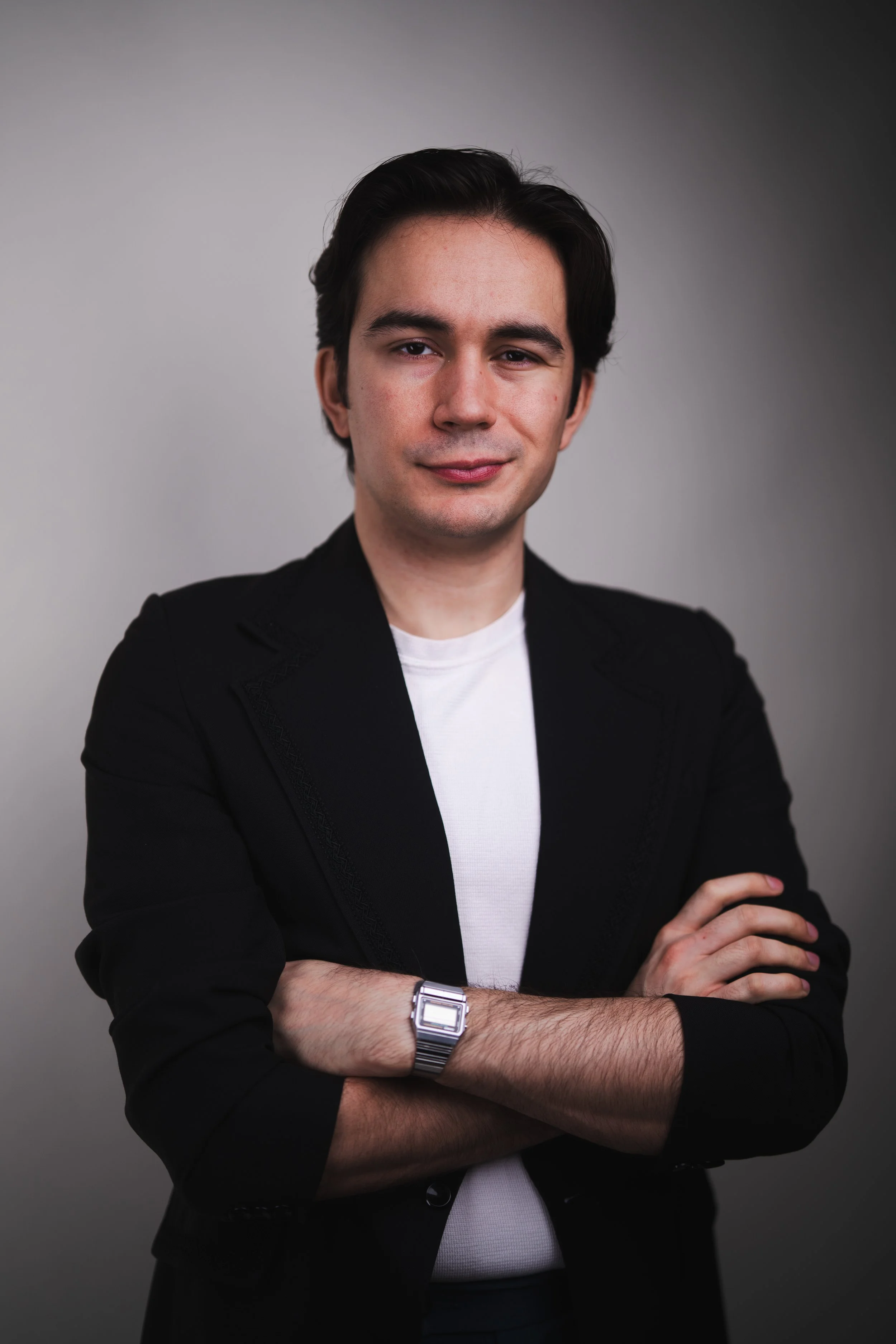 FelixHeadShot-33.jpg