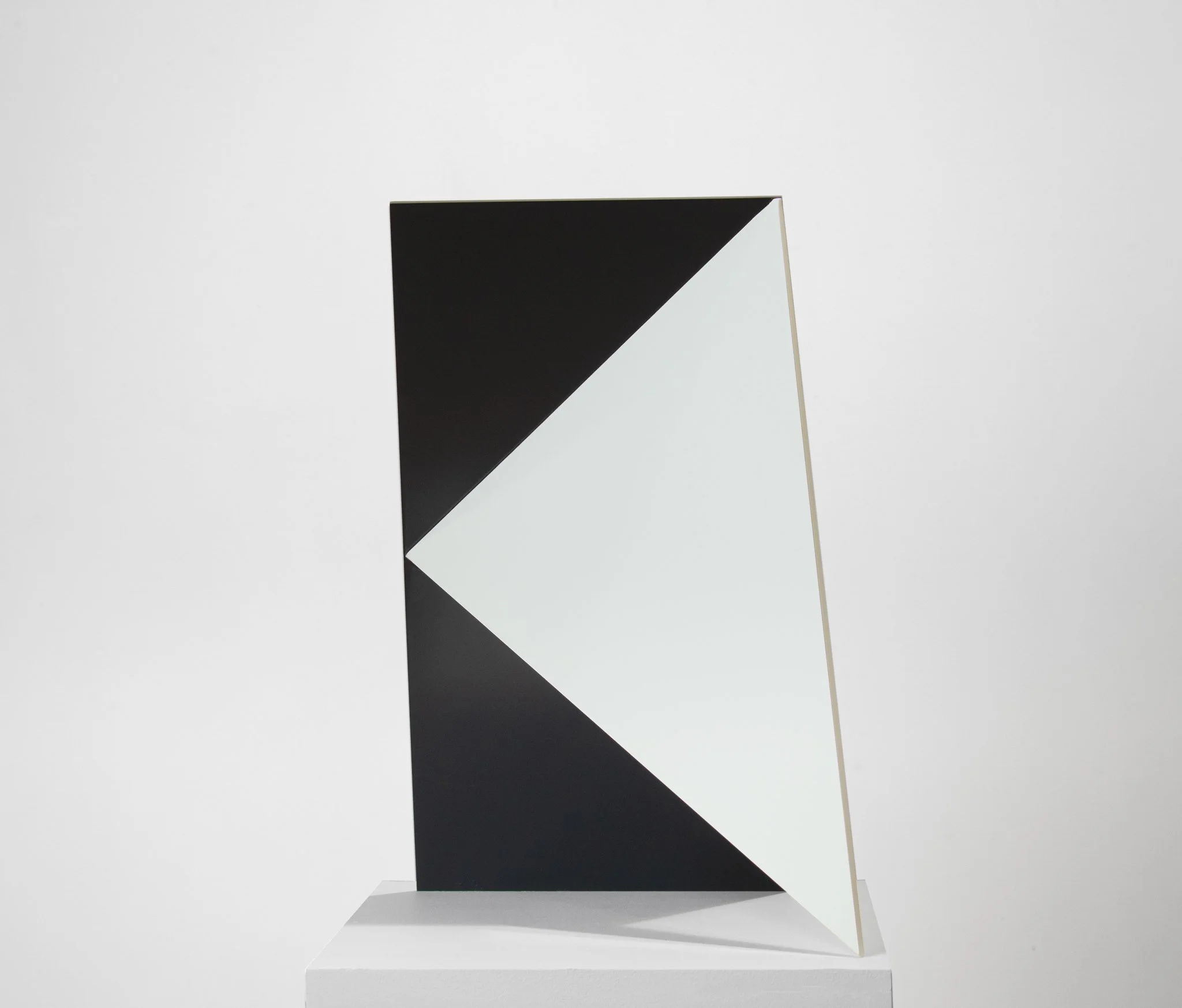 White Black A.02 - 23