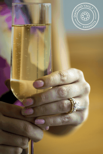 Wine and hand 2.gif