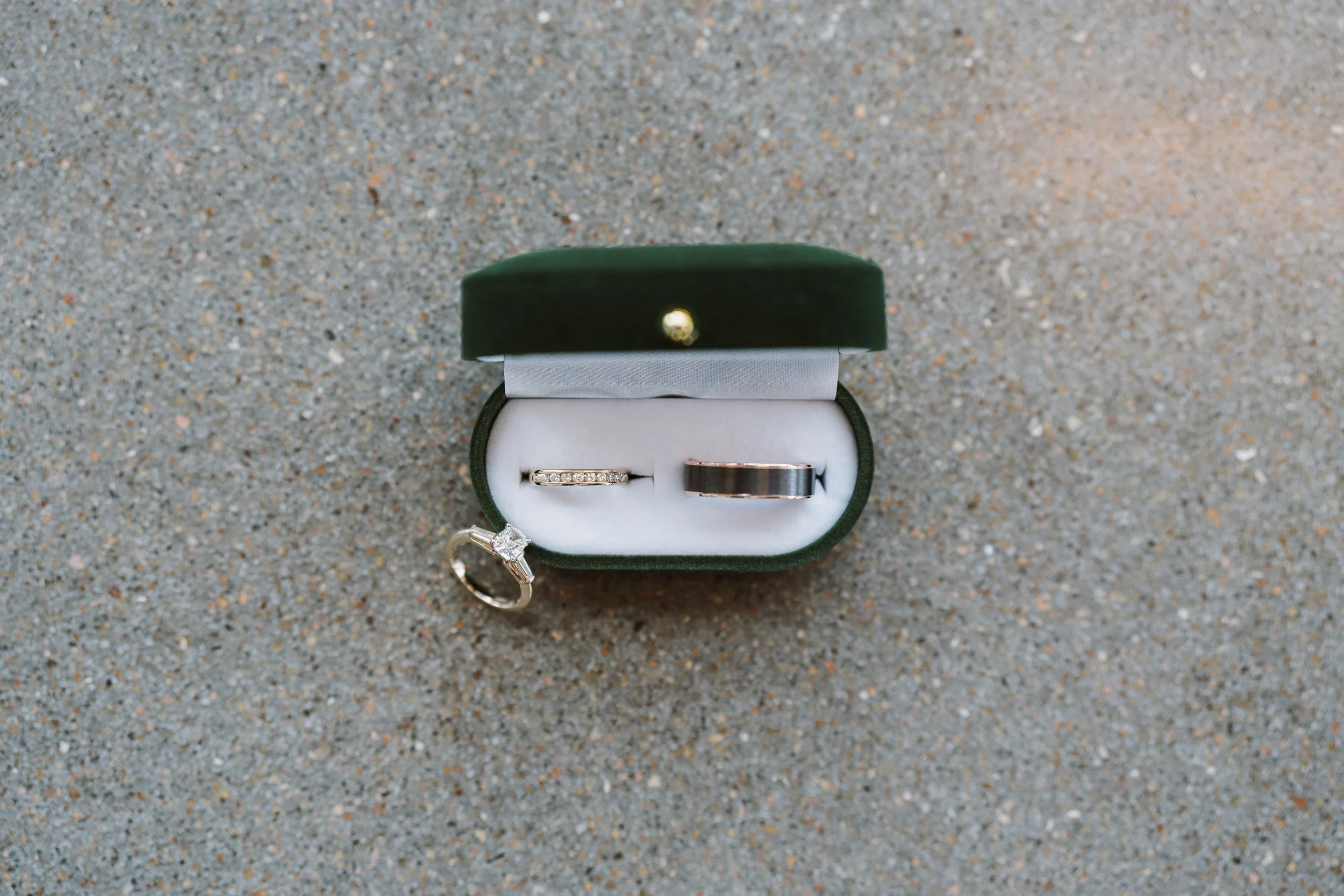 005_WeddingPhoto.jpg